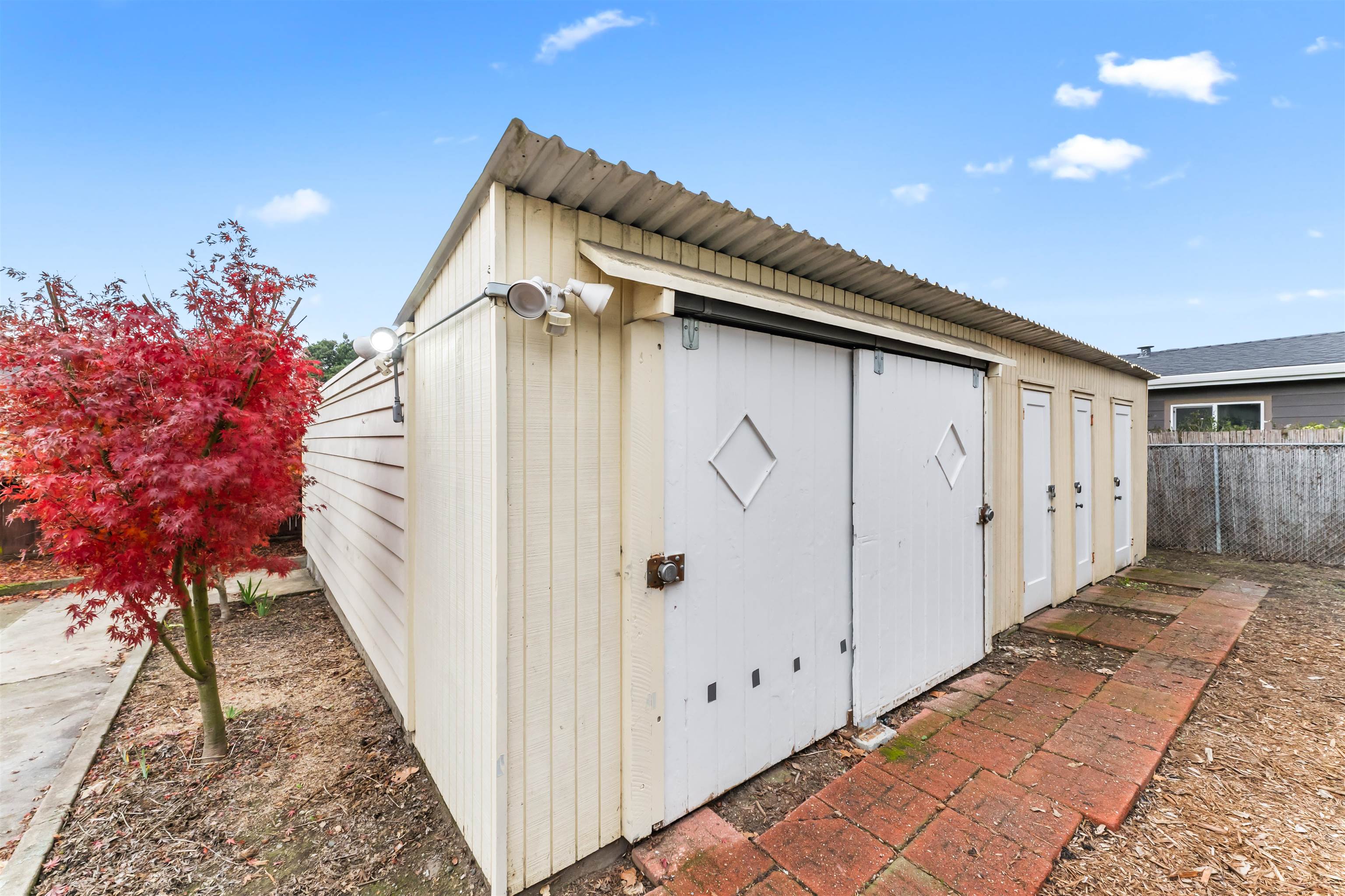 Detail Gallery Image 20 of 23 For 1046 Alcatraz Ave, Oakland,  CA 94608 - – Beds | – Baths