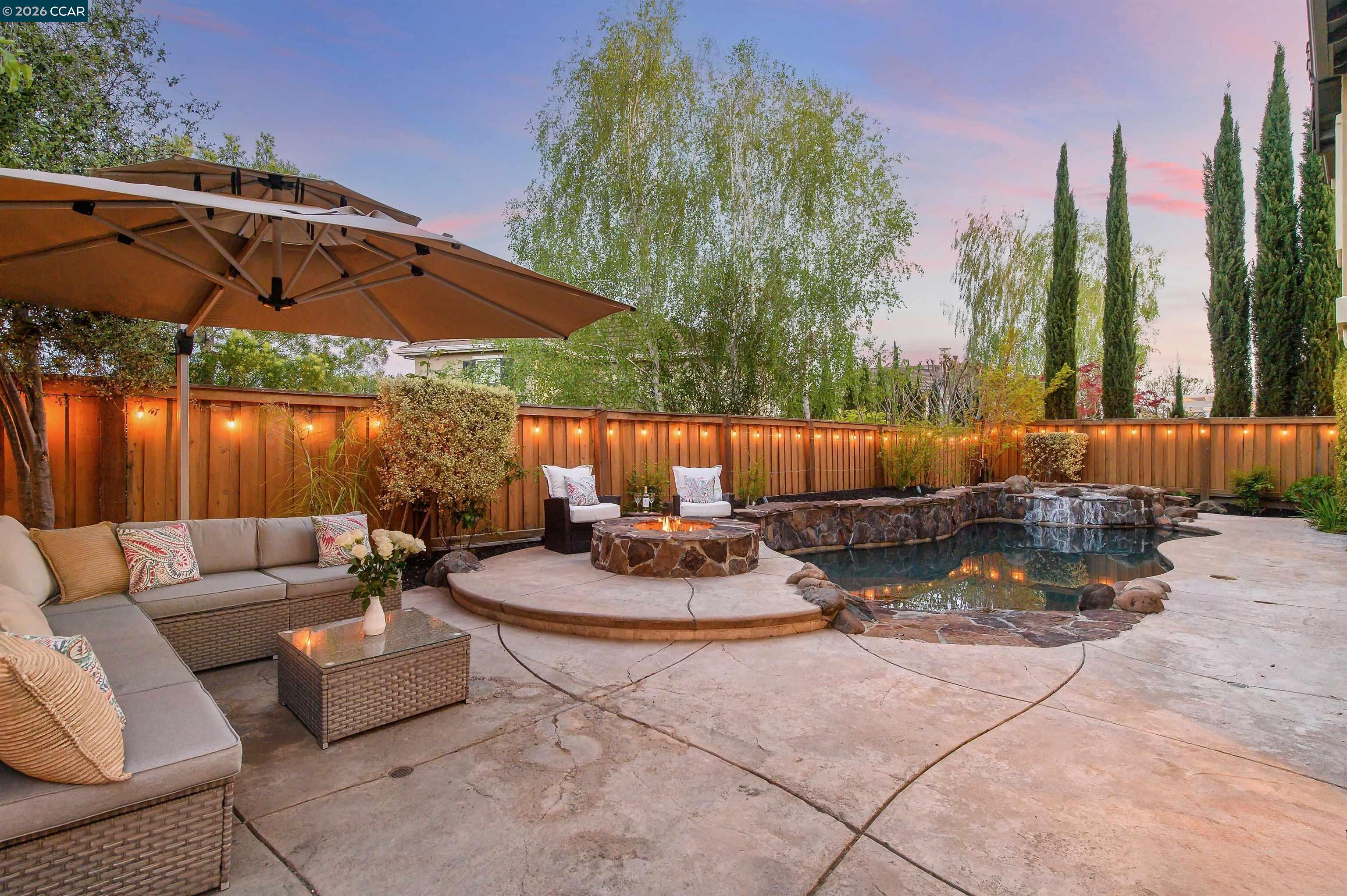 Detail Gallery Image 2 of 32 For 2261 Genoa St, Danville,  CA 94506 - 5 Beds | 3 Baths