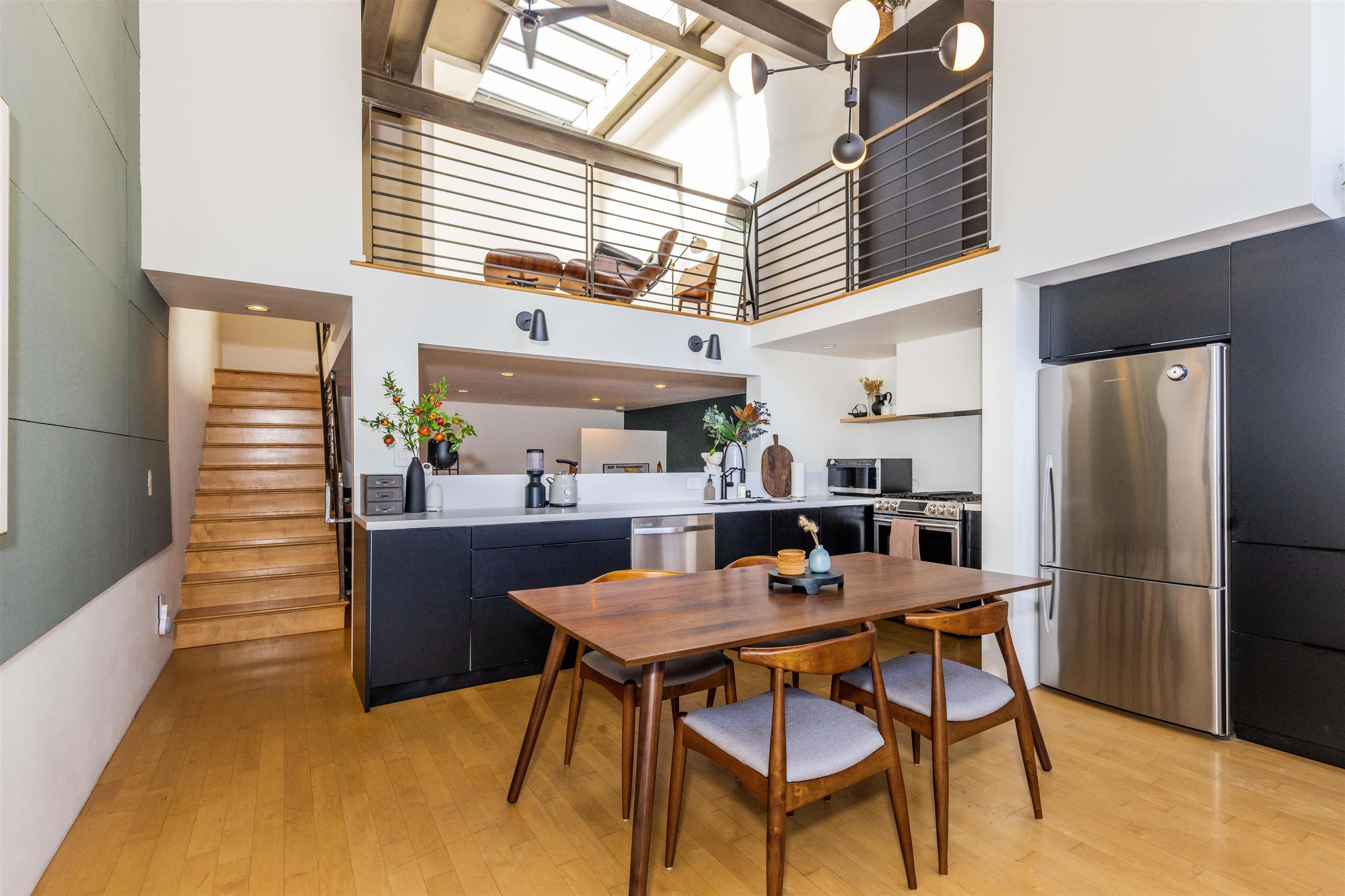 Front Image Thumbnail for BE41121515