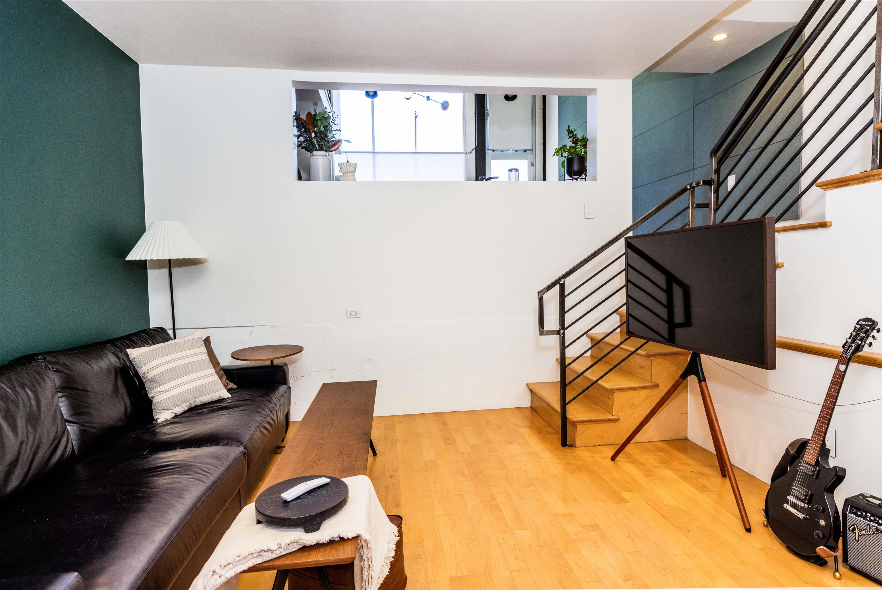 Detail Gallery Image 8 of 14 For 2323 Magnolia St #4,  Oakland,  CA 94607 - 1 Beds | 1/1 Baths