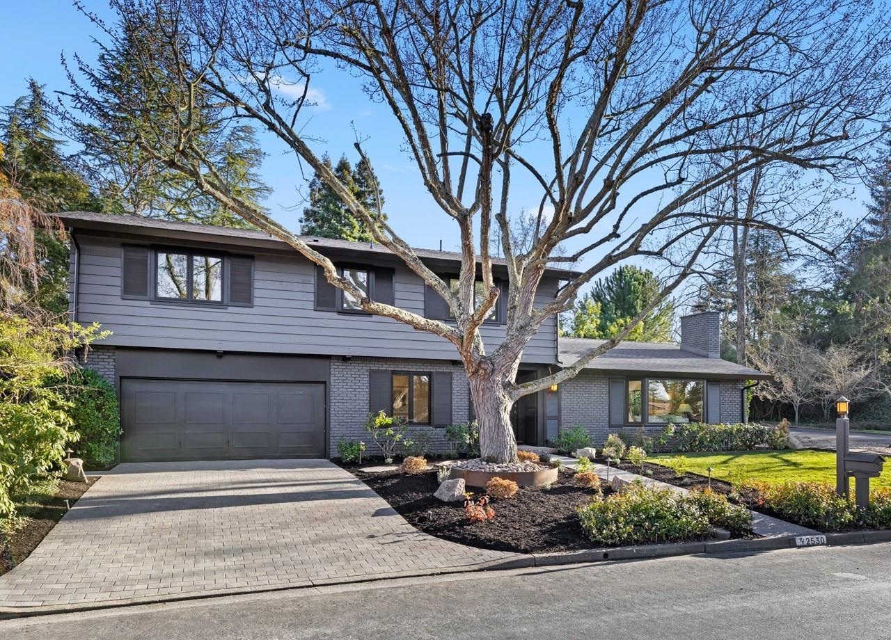 Detail Gallery Image 4 of 60 For 2530 Roundhill Dr, Alamo,  CA 94507 - 5 Beds | 3 Baths