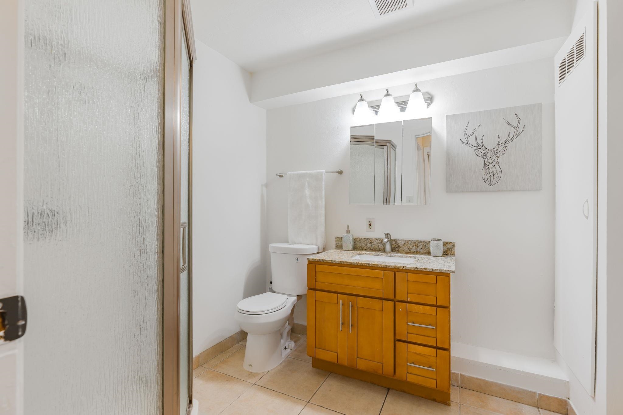 Detail Gallery Image 11 of 30 For 812 Washington Ave, Albany,  CA 94706 - 4 Beds | 2/1 Baths