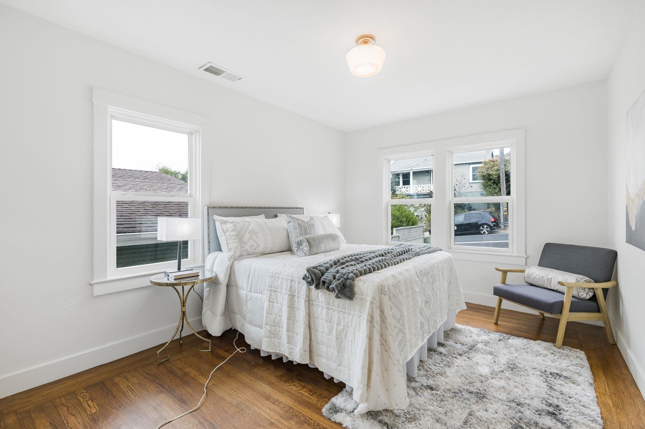 Detail Gallery Image 6 of 30 For 812 Washington Ave, Albany,  CA 94706 - 4 Beds | 2/1 Baths