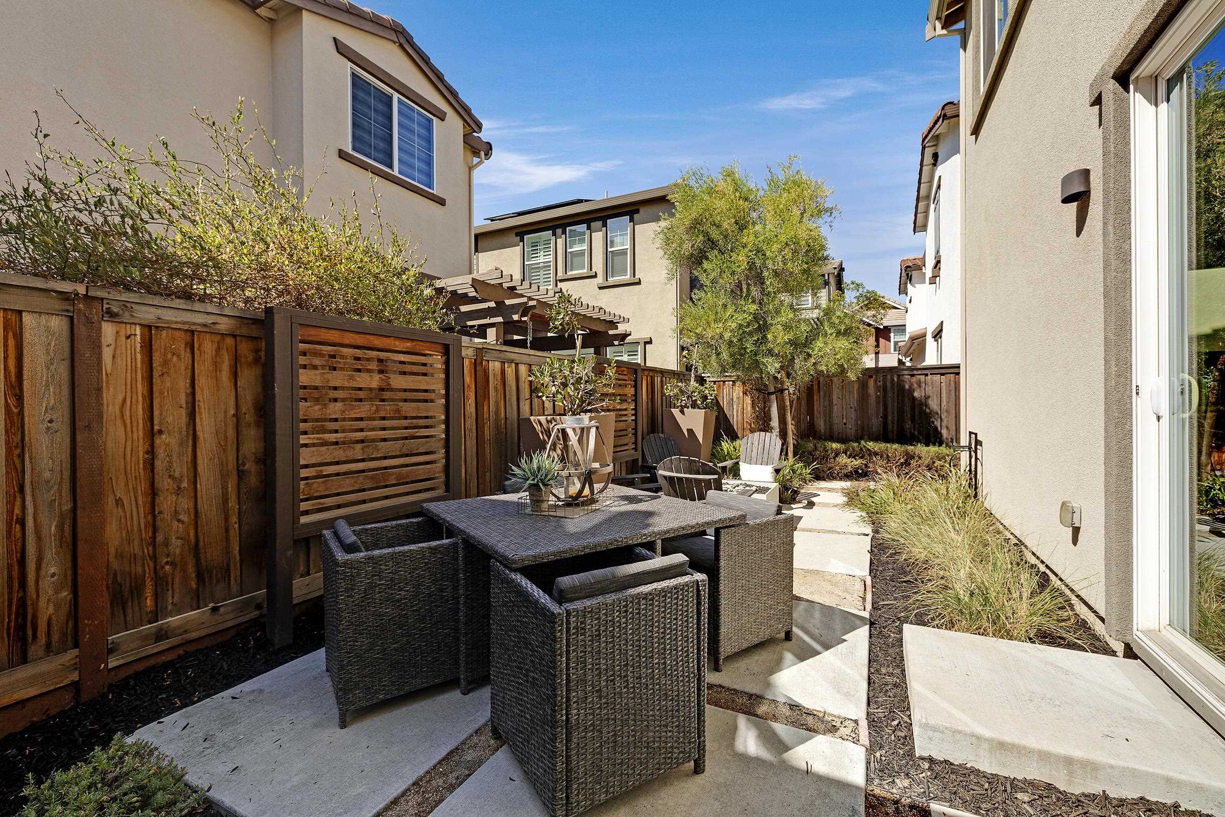 Detail Gallery Image 34 of 38 For 883 Barney Com, Livermore,  CA 94551 - 4 Beds | 3 Baths