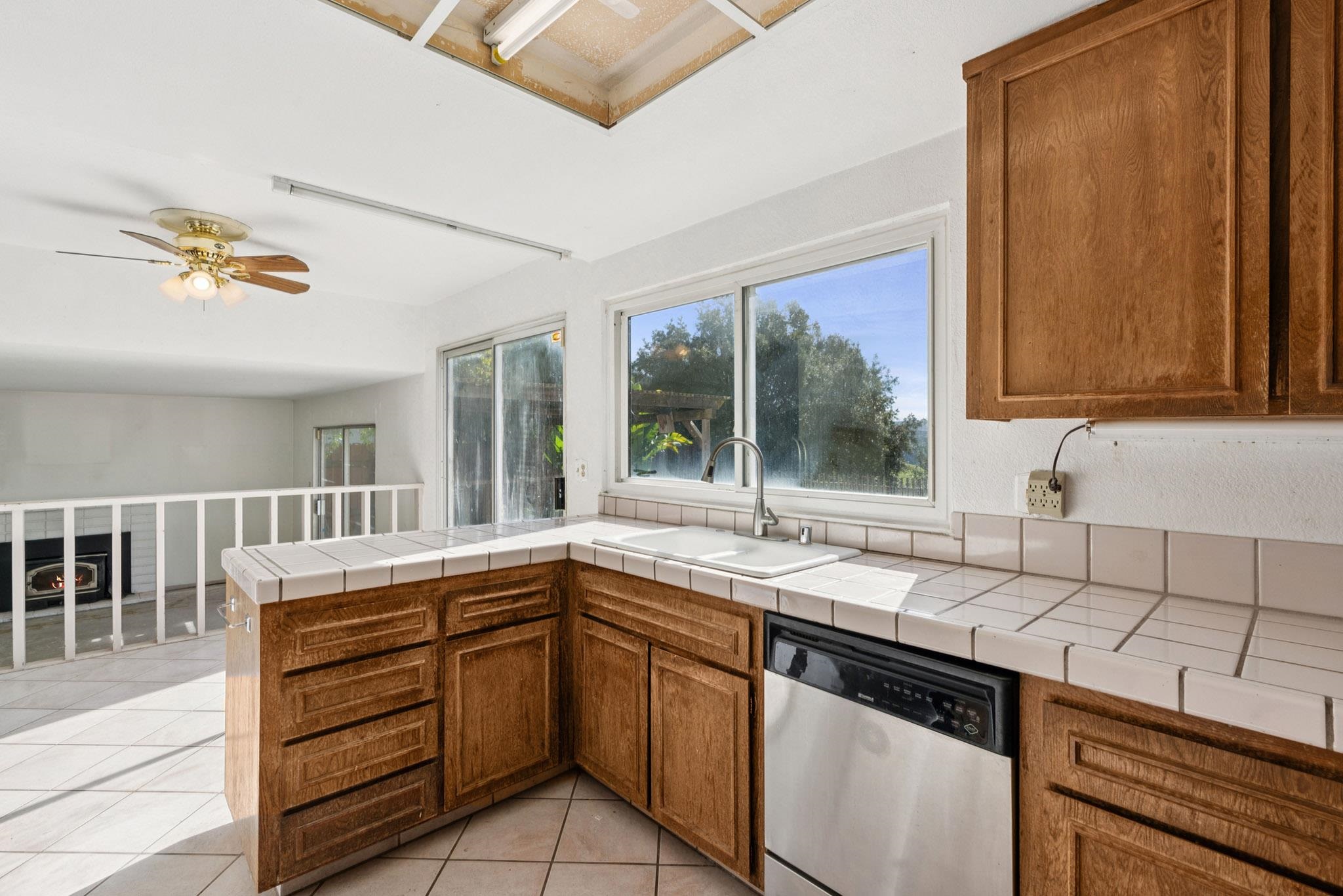 Detail Gallery Image 12 of 40 For 1204 Stirling Dr, Rodeo,  CA 94572 - 4 Beds | 3 Baths