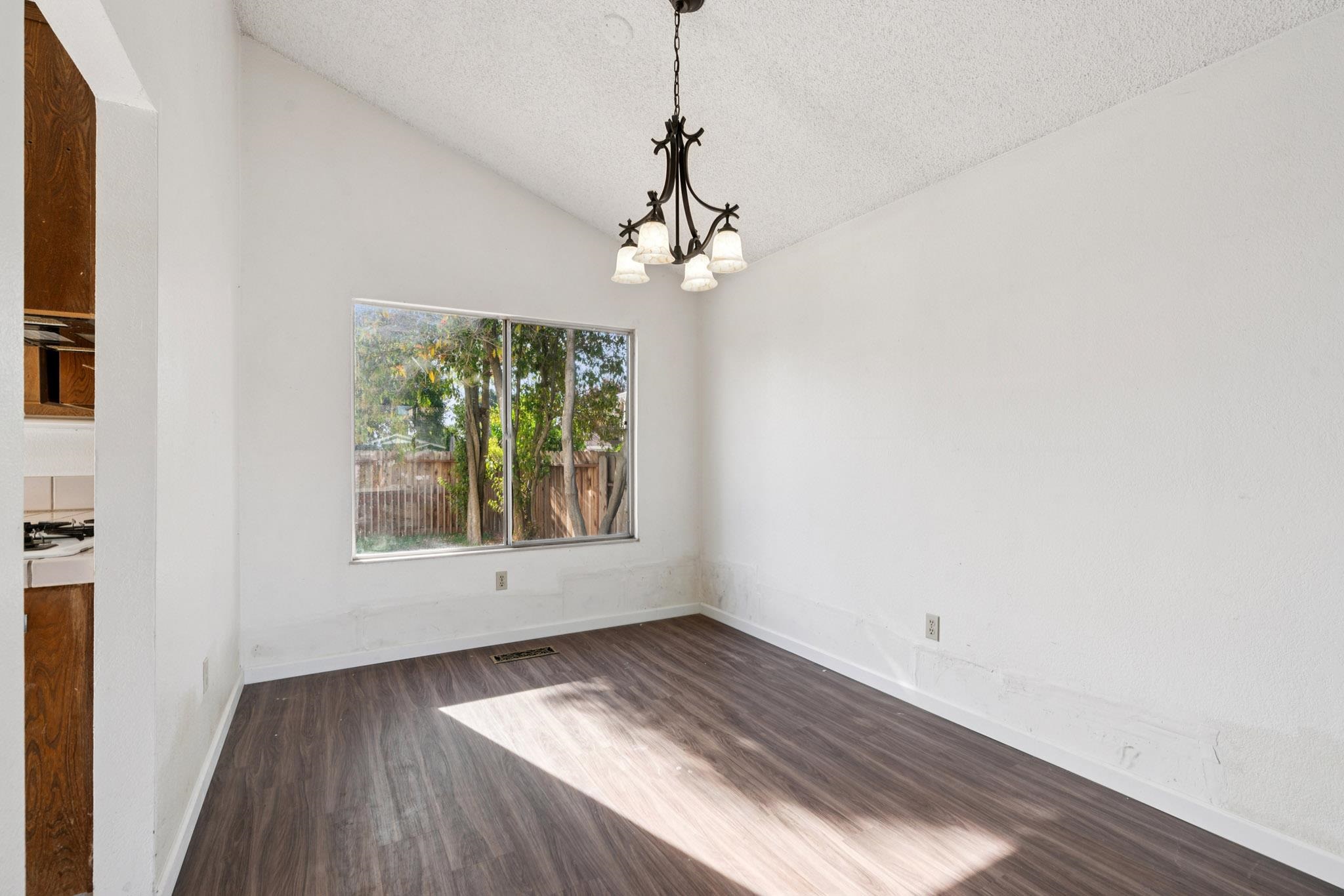 Detail Gallery Image 7 of 40 For 1204 Stirling Dr, Rodeo,  CA 94572 - 4 Beds | 3 Baths