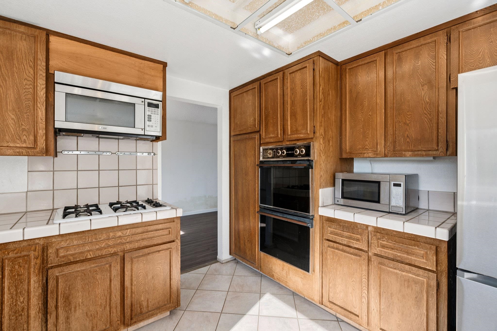 Detail Gallery Image 10 of 40 For 1204 Stirling Dr, Rodeo,  CA 94572 - 4 Beds | 3 Baths