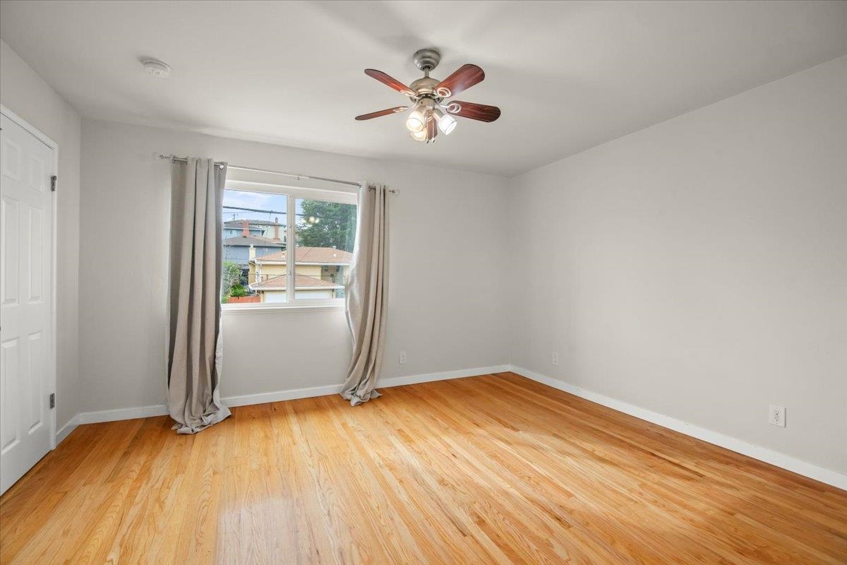 Detail Gallery Image 7 of 16 For 18500 Crest Ave, Castro Valley,  CA 94546 - 3 Beds | 2 Baths