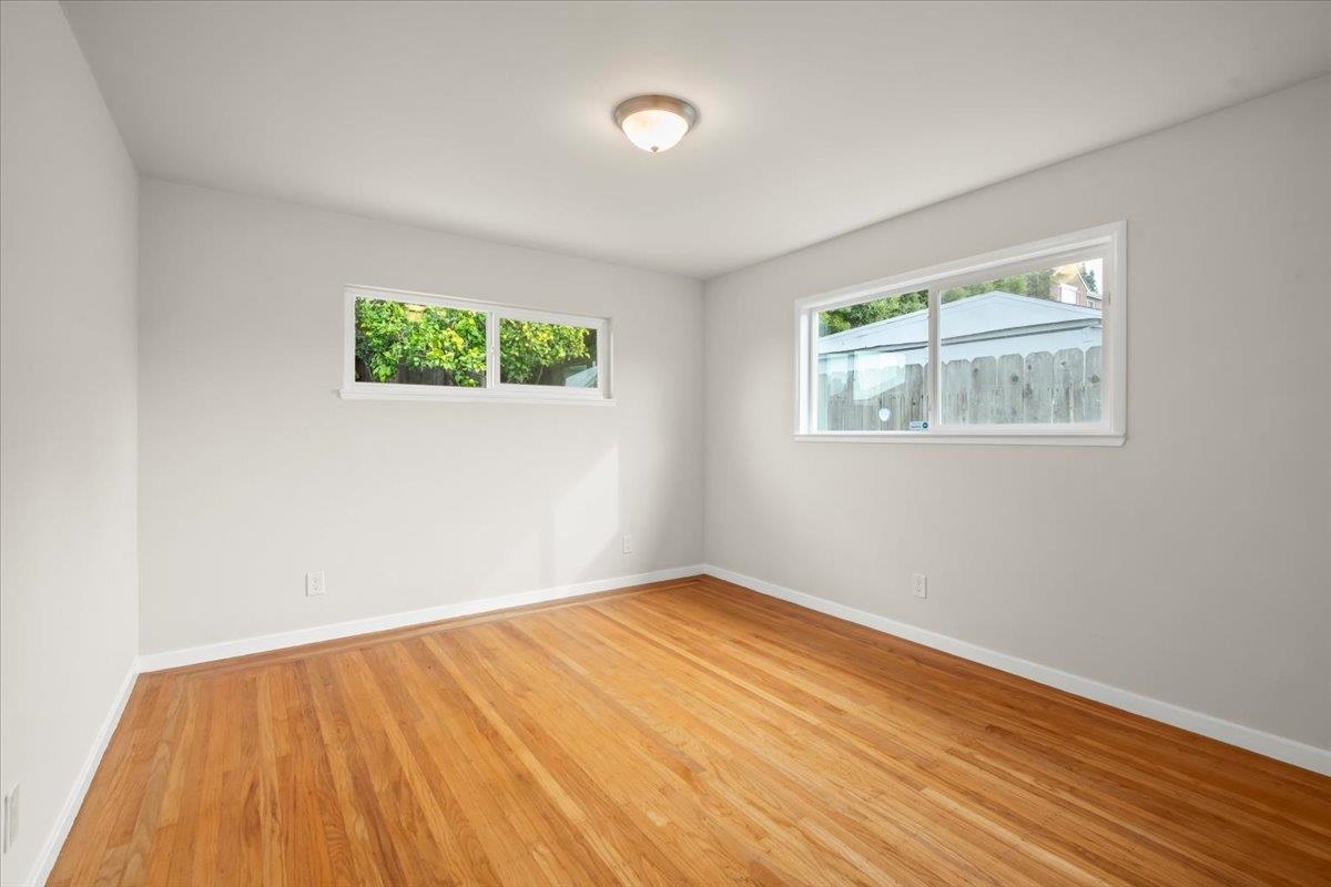 Detail Gallery Image 10 of 16 For 18500 Crest Ave, Castro Valley,  CA 94546 - 3 Beds | 2 Baths