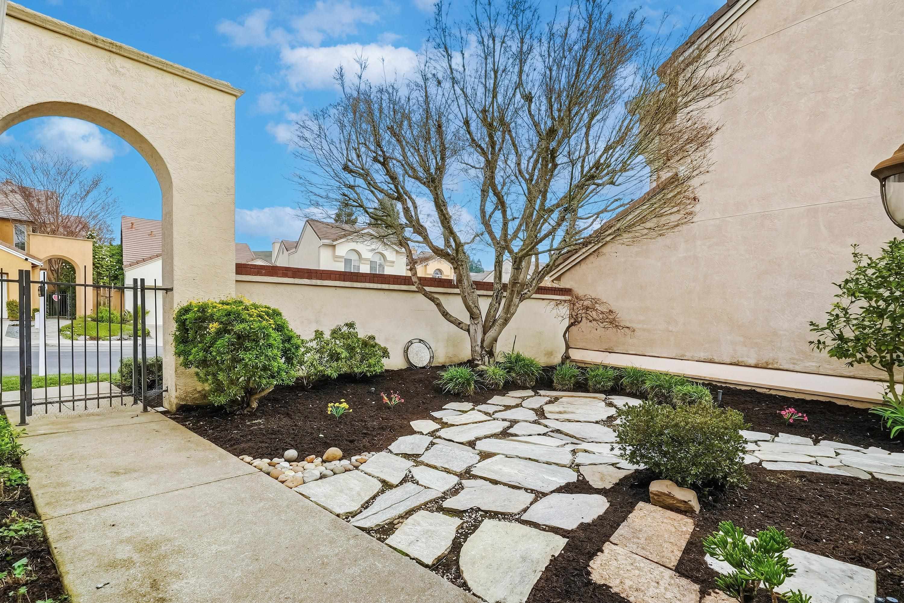 Detail Gallery Image 45 of 56 For 2190 Canyon Lakes Dr, San Ramon,  CA 94582 - 3 Beds | 3 Baths