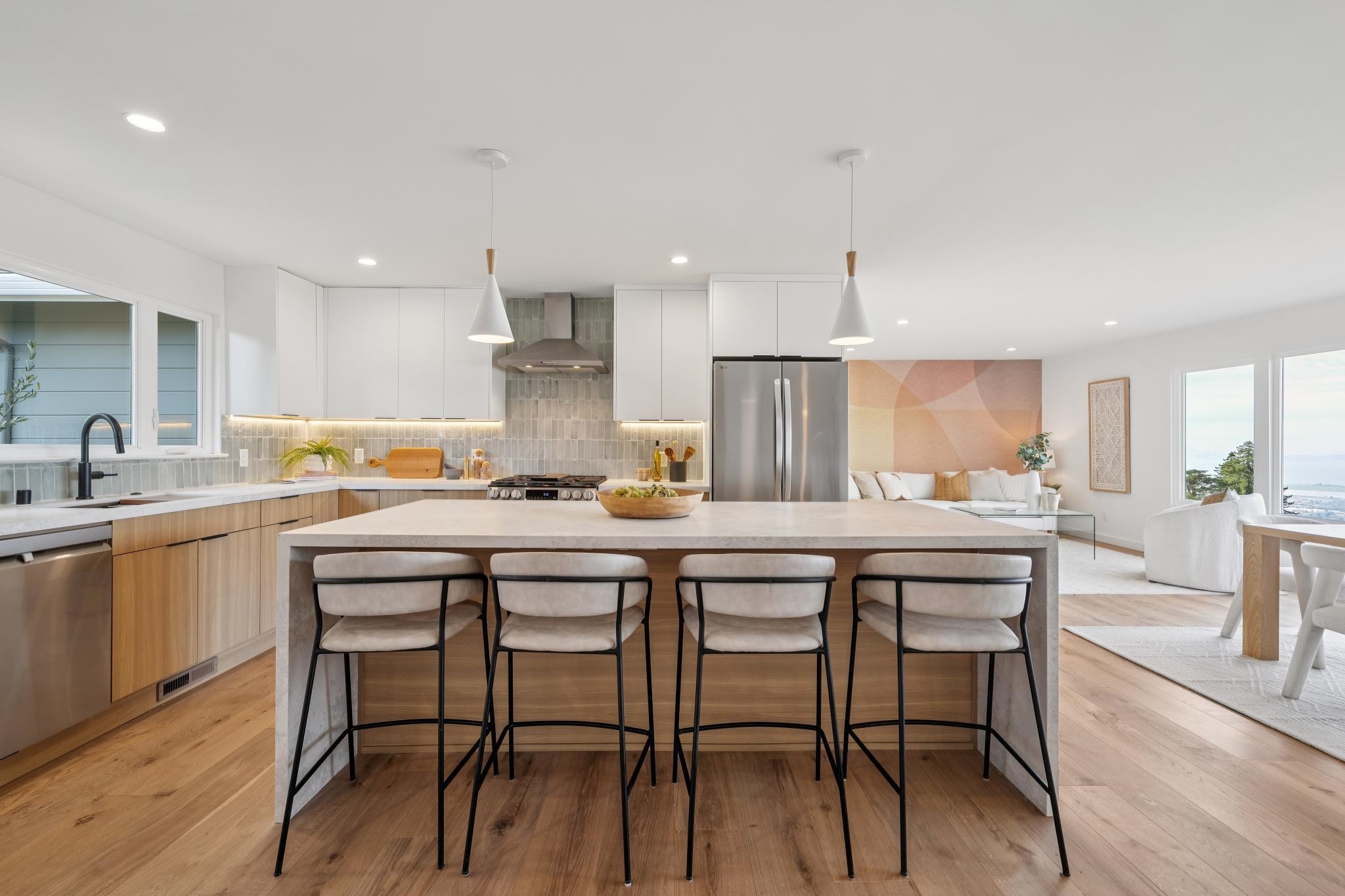 Detail Gallery Image 2 of 49 For 582 Euclid Ave, Berkeley,  CA 94708 - 3 Beds | 2/1 Baths