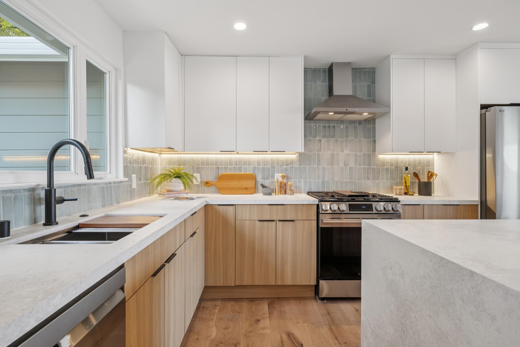 Detail Gallery Image 18 of 49 For 582 Euclid Ave, Berkeley,  CA 94708 - 3 Beds | 2/1 Baths