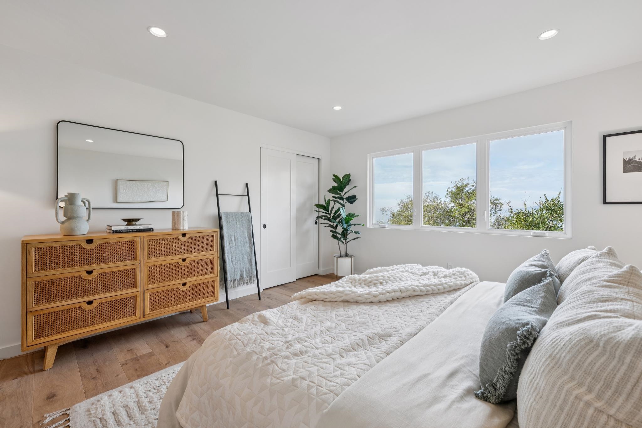 Detail Gallery Image 27 of 49 For 582 Euclid Ave, Berkeley,  CA 94708 - 3 Beds | 2/1 Baths