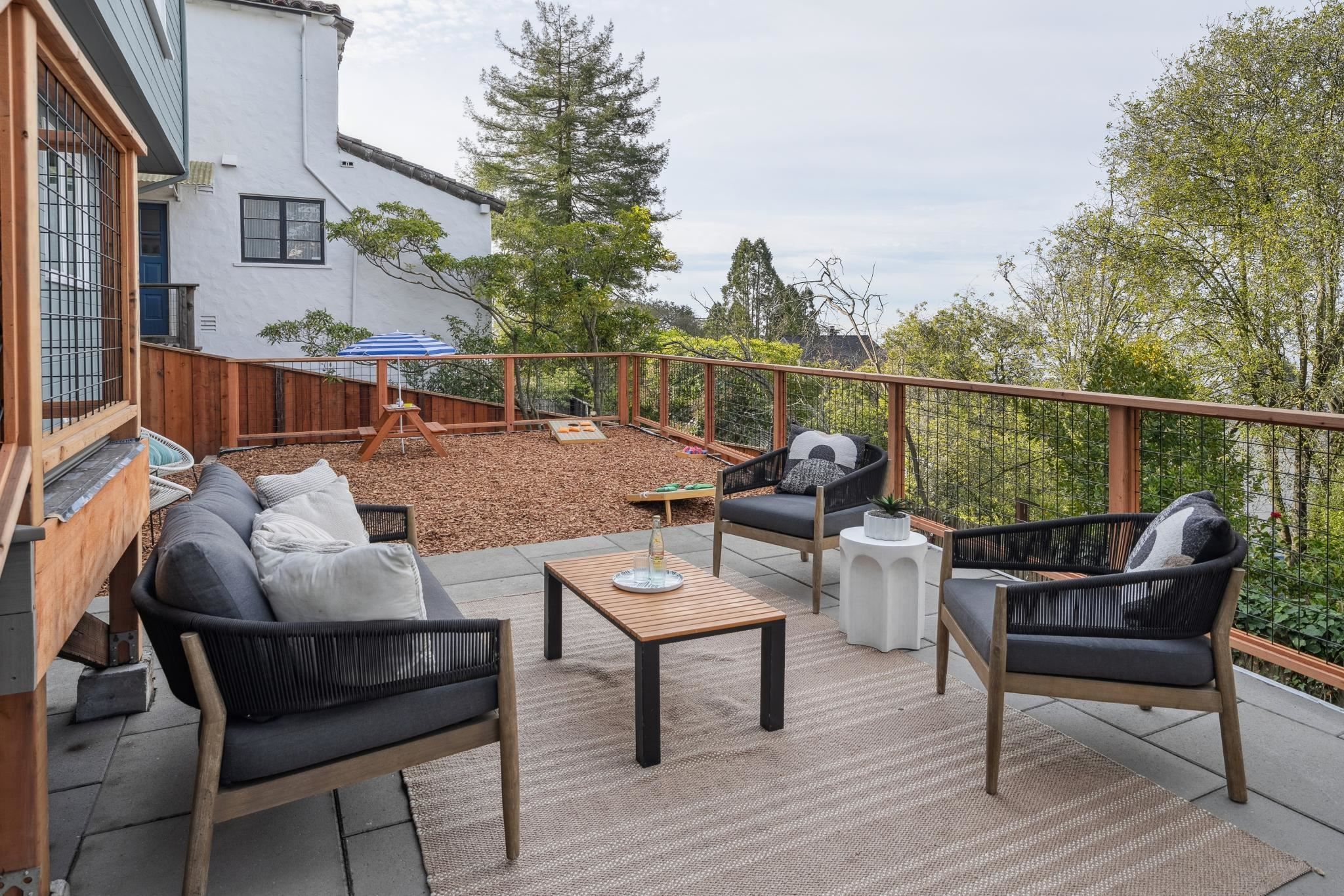 Detail Gallery Image 44 of 49 For 582 Euclid Ave, Berkeley,  CA 94708 - 3 Beds | 2/1 Baths