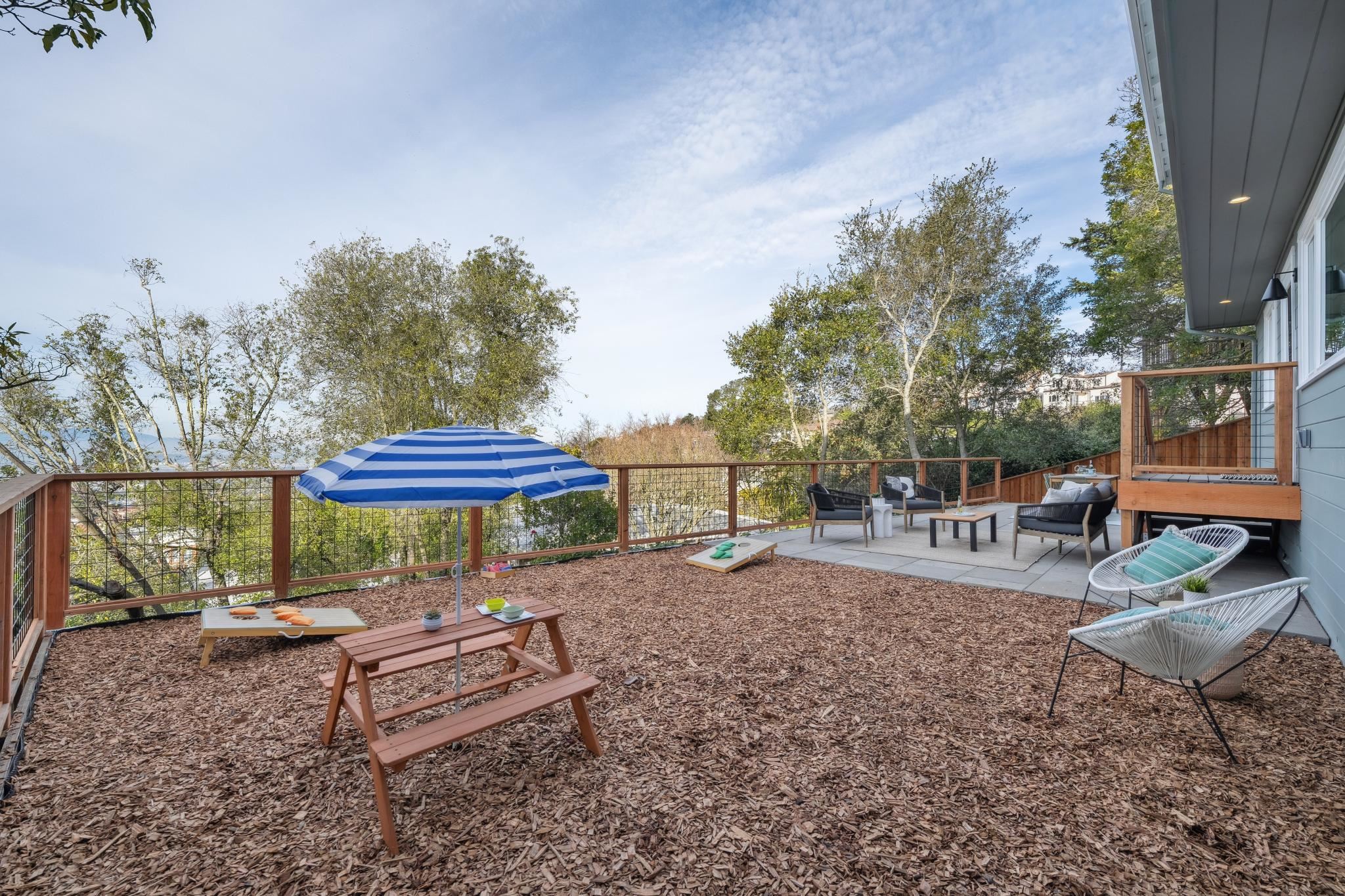 Detail Gallery Image 46 of 49 For 582 Euclid Ave, Berkeley,  CA 94708 - 3 Beds | 2/1 Baths