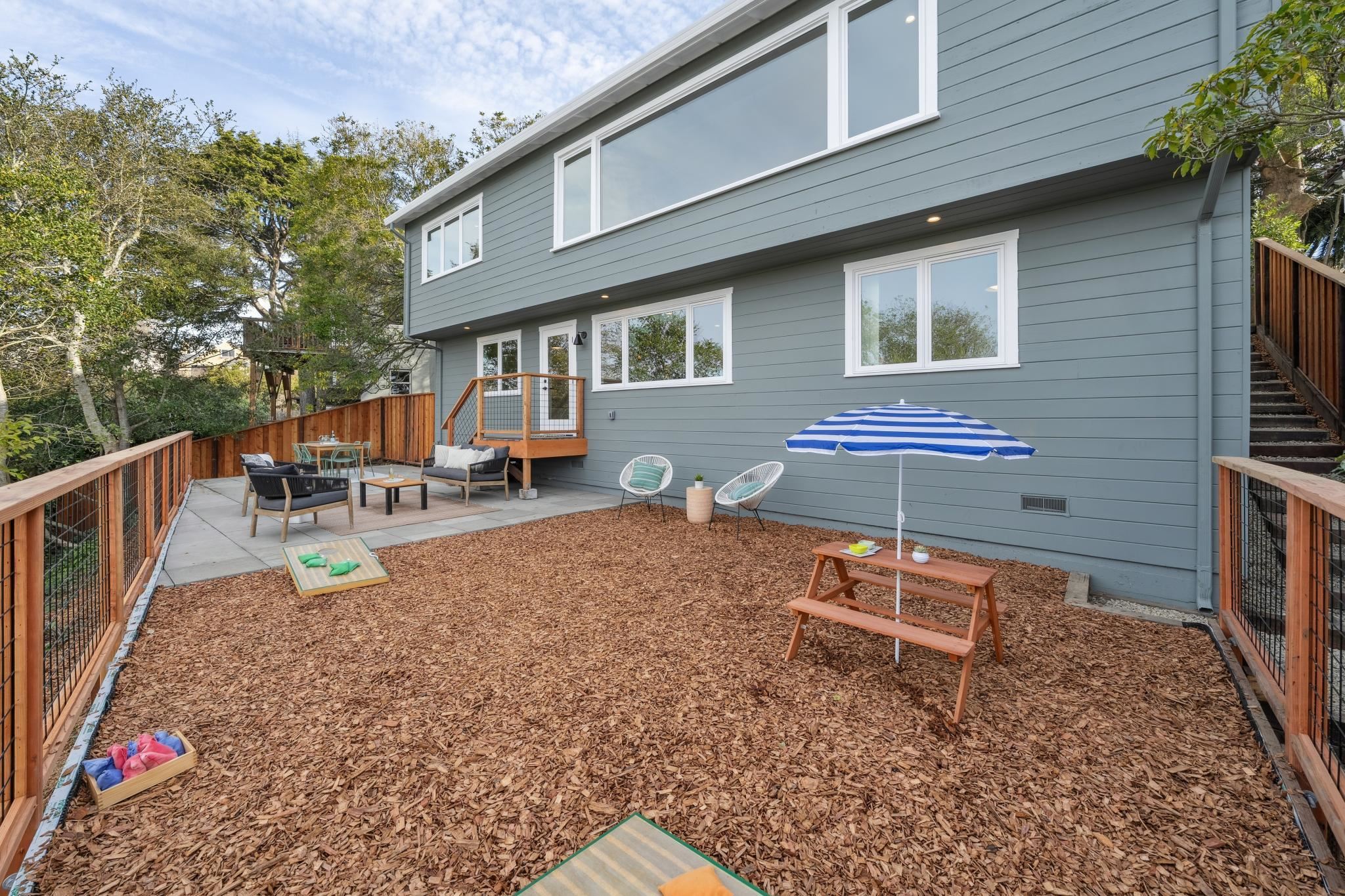 Detail Gallery Image 47 of 49 For 582 Euclid Ave, Berkeley,  CA 94708 - 3 Beds | 2/1 Baths