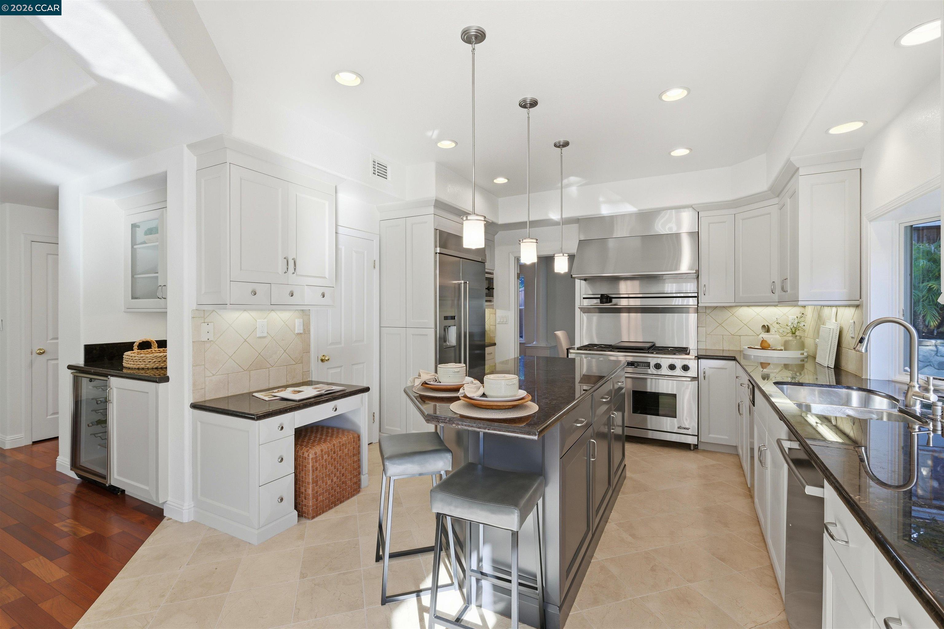 Detail Gallery Image 13 of 50 For 122 Briar Pl, Danville,  CA 94526 - 5 Beds | 3 Baths