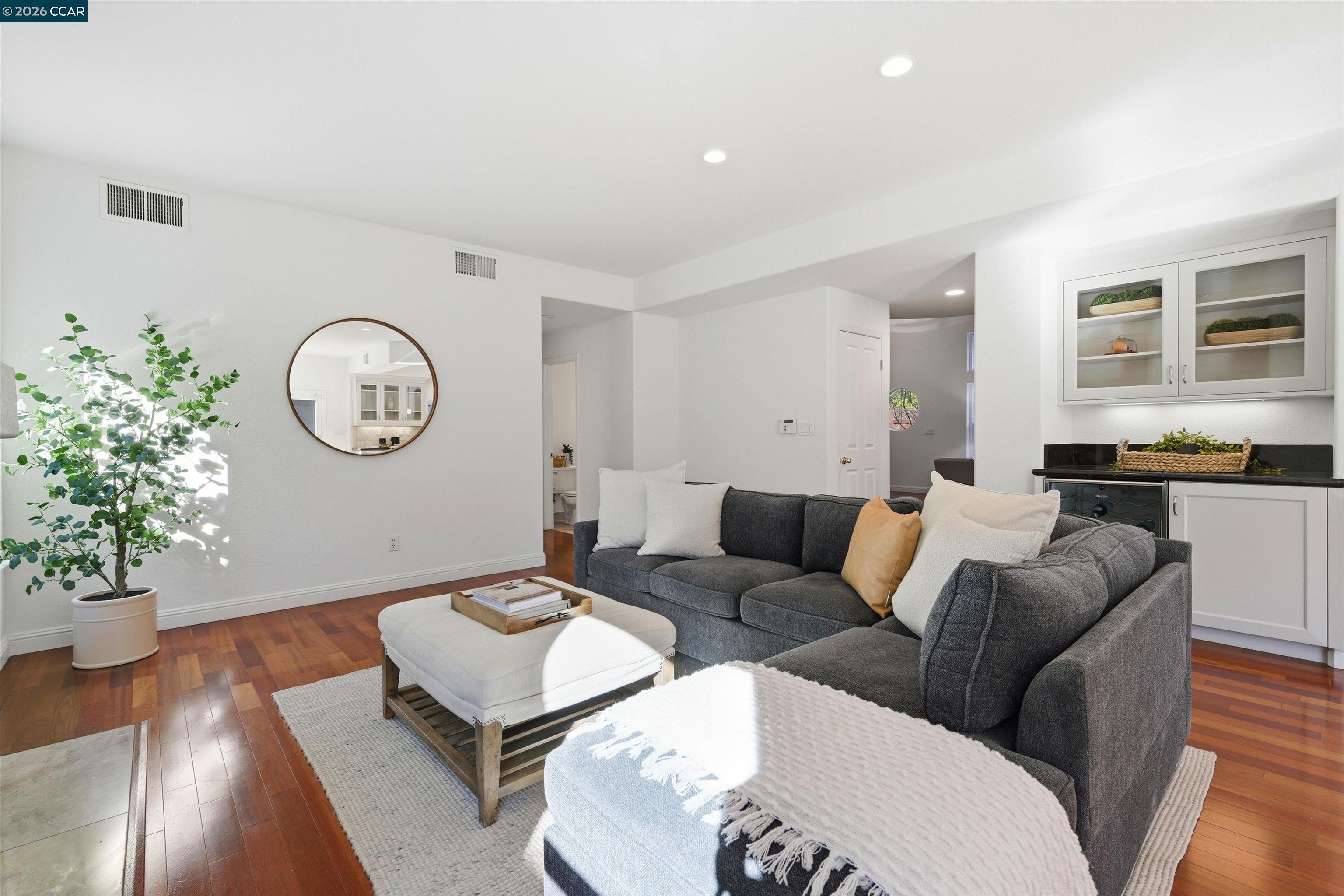 Detail Gallery Image 17 of 50 For 122 Briar Pl, Danville,  CA 94526 - 5 Beds | 3 Baths