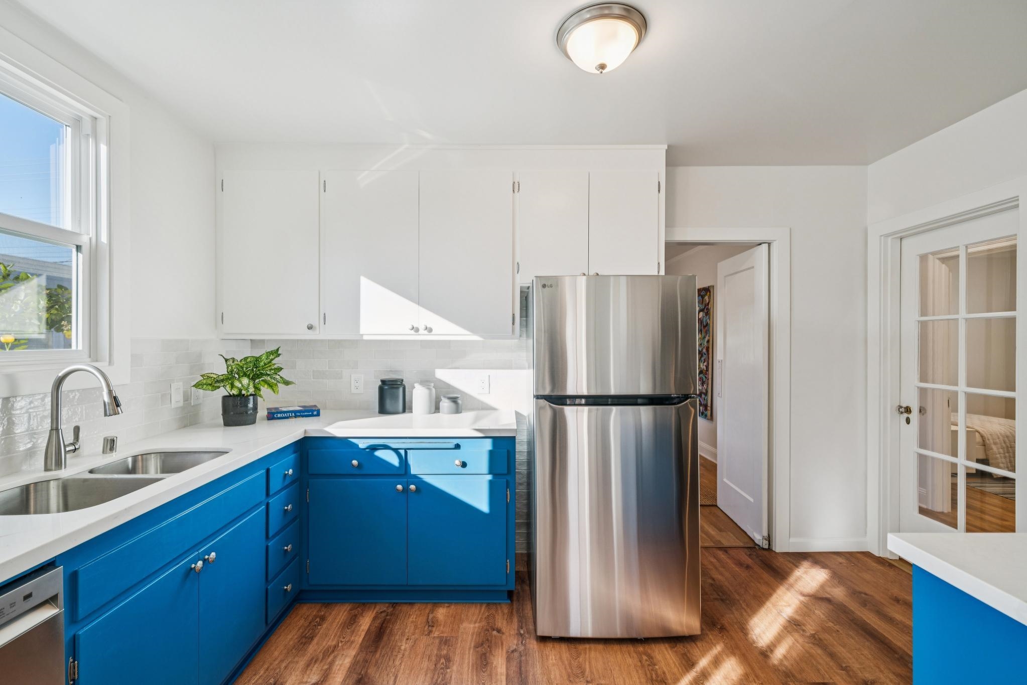 Detail Gallery Image 14 of 52 For 1328 Marin Ave, Albany,  CA 94706 - 3 Beds | 1/1 Baths