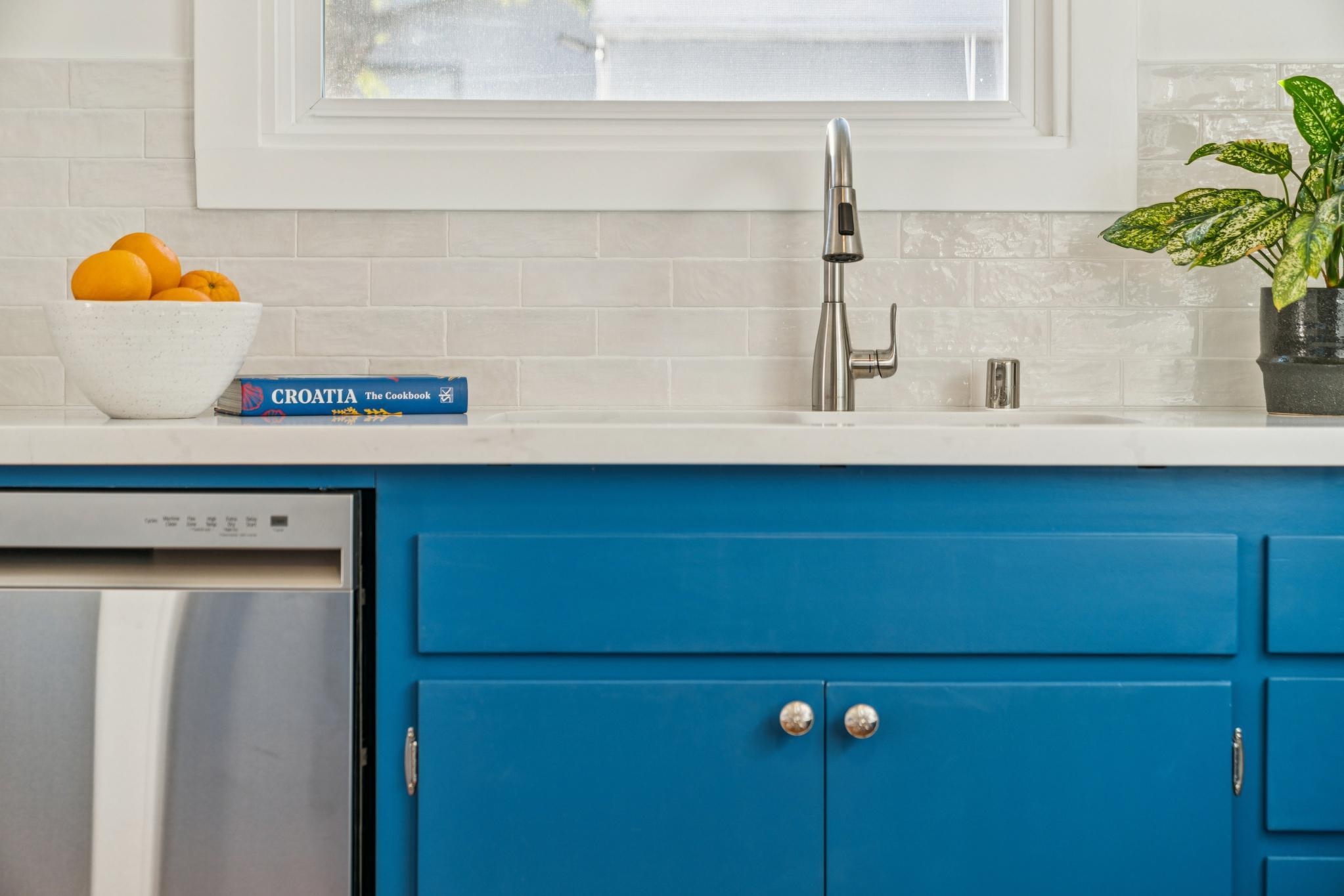 Detail Gallery Image 17 of 52 For 1328 Marin Ave, Albany,  CA 94706 - 3 Beds | 1/1 Baths