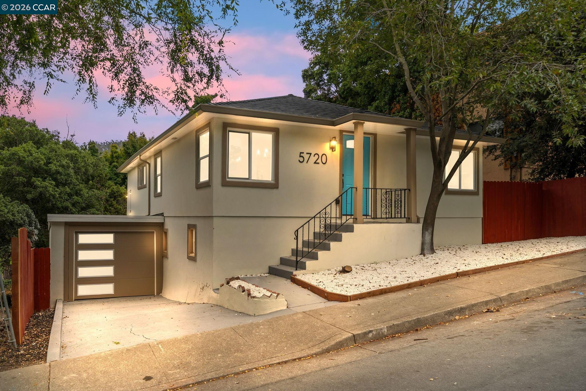 Detail Gallery Image 2 of 31 For 5720 El Dorado Ave, El Cerrito,  CA 94530 - 3 Beds | 2/1 Baths