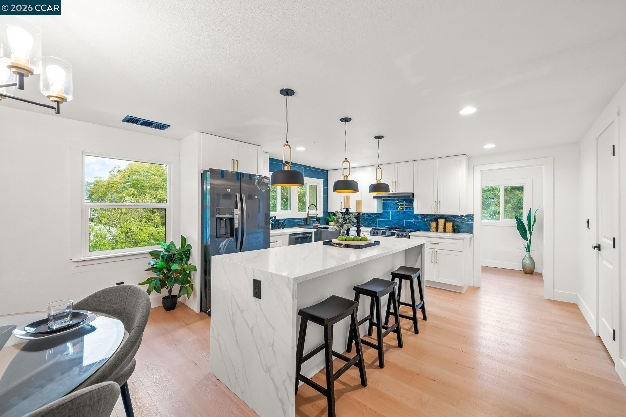 Detail Gallery Image 7 of 31 For 5720 El Dorado Ave, El Cerrito,  CA 94530 - 3 Beds | 2/1 Baths