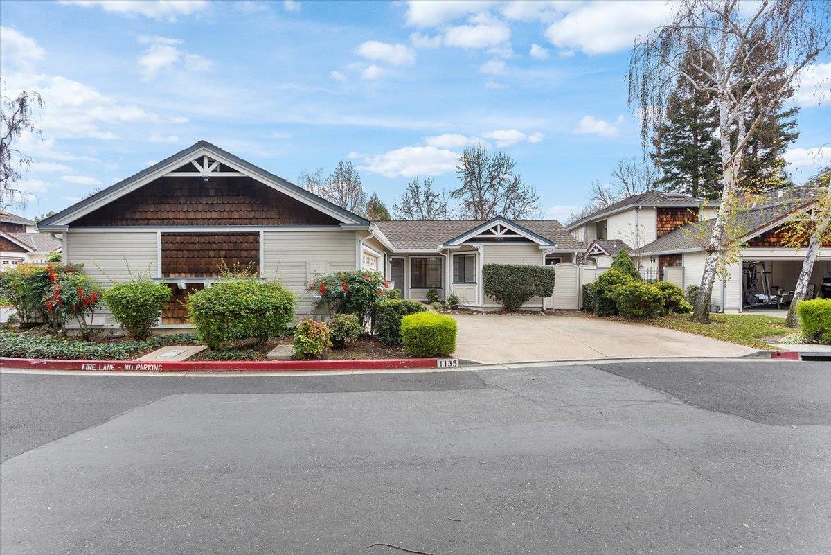 Detail Gallery Image 3 of 42 For 1135 Tiffany Lane, Pleasanton,  CA 94566 - 2 Beds | 2 Baths