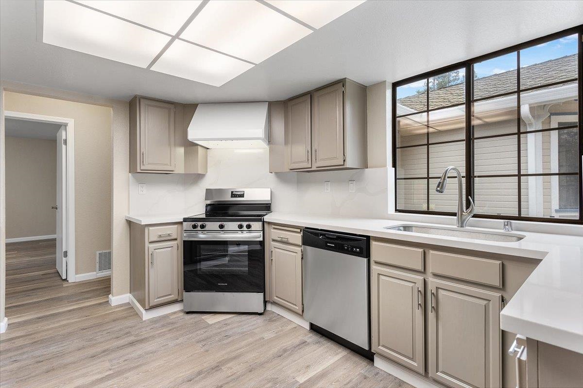 Detail Gallery Image 8 of 42 For 1135 Tiffany Lane, Pleasanton,  CA 94566 - 2 Beds | 2 Baths