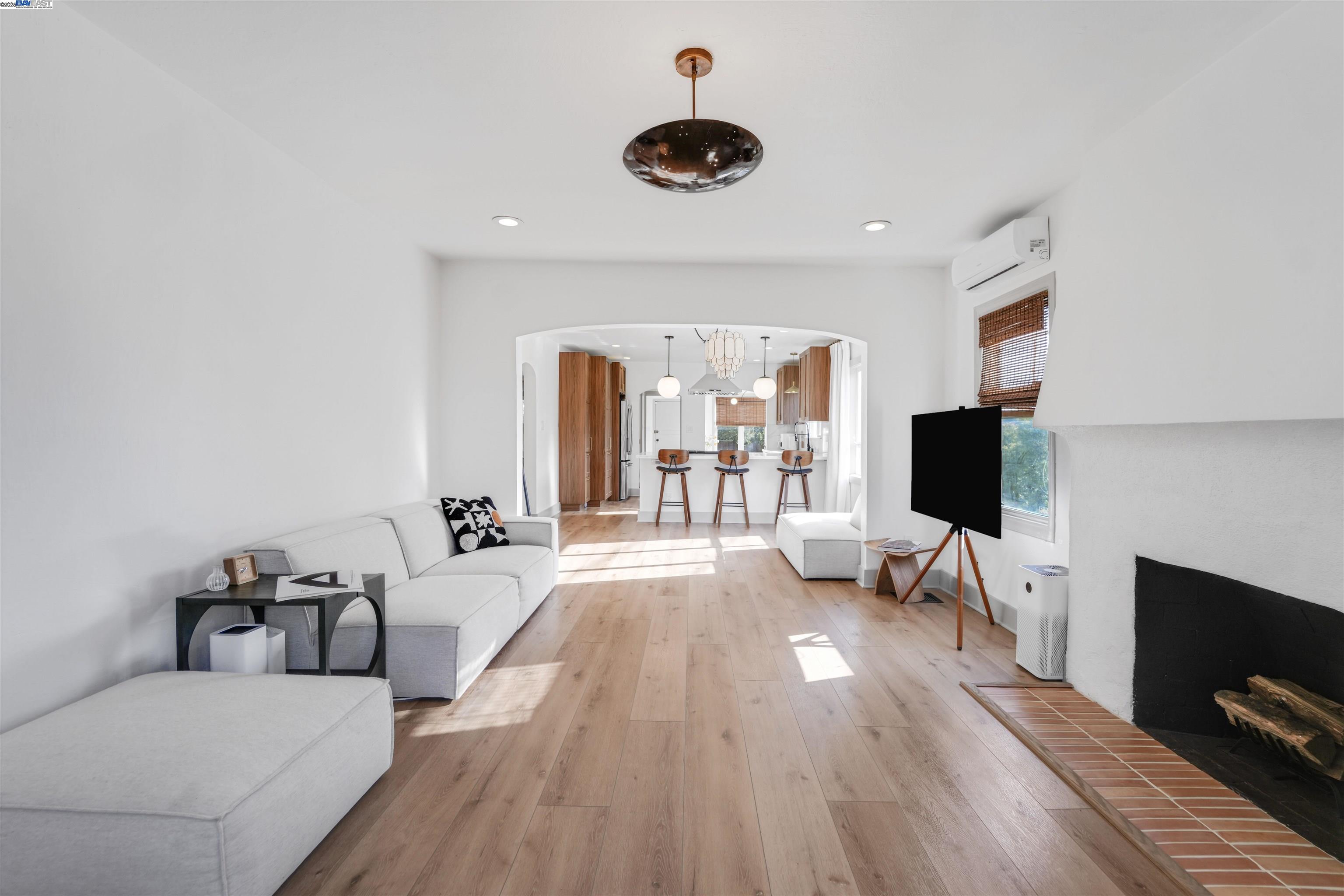 Detail Gallery Image 19 of 60 For 2700 26th Ave, Oakland,  CA 94601 - 2 Beds | 2 Baths