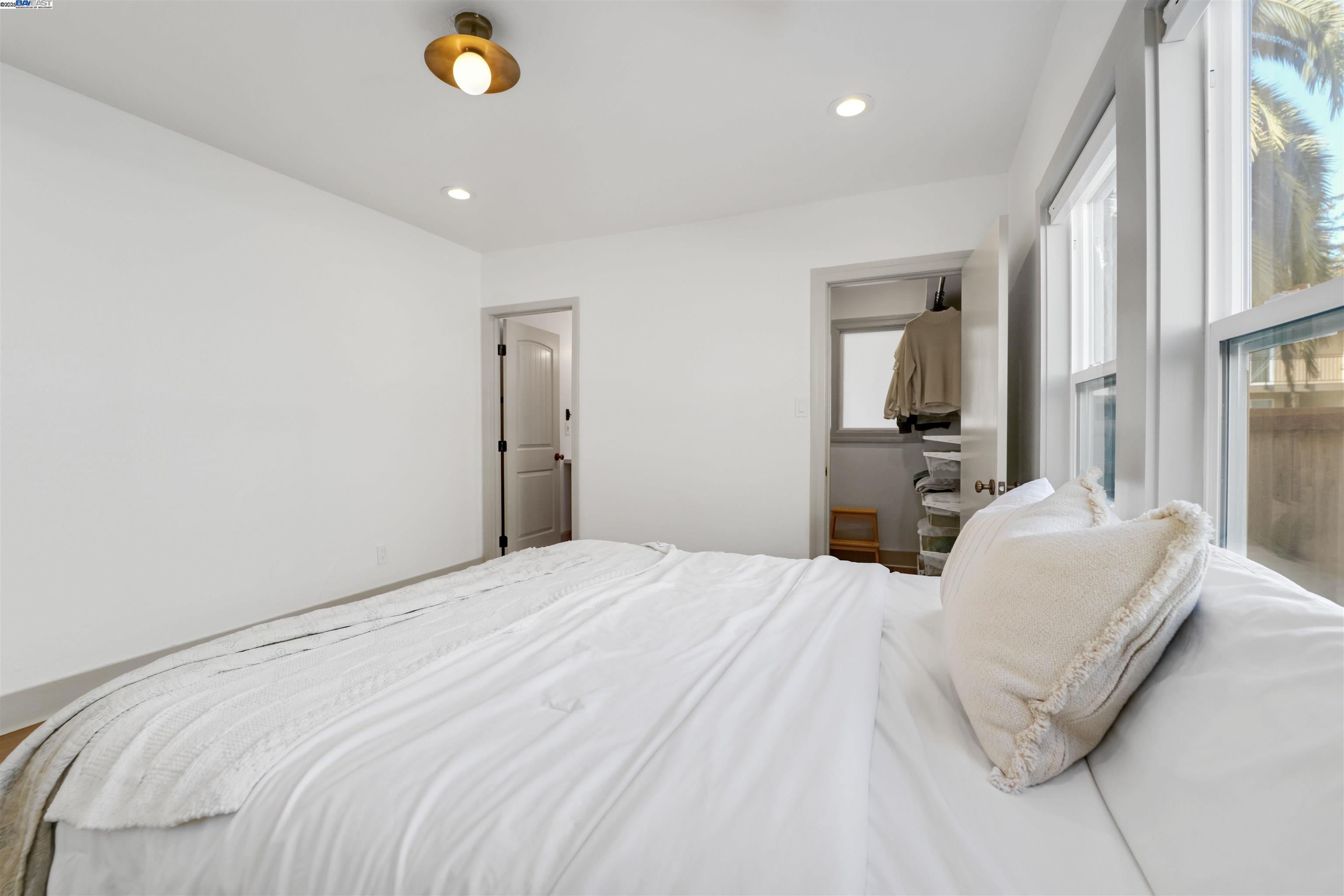 Detail Gallery Image 41 of 60 For 2700 26th Ave, Oakland,  CA 94601 - 2 Beds | 2 Baths