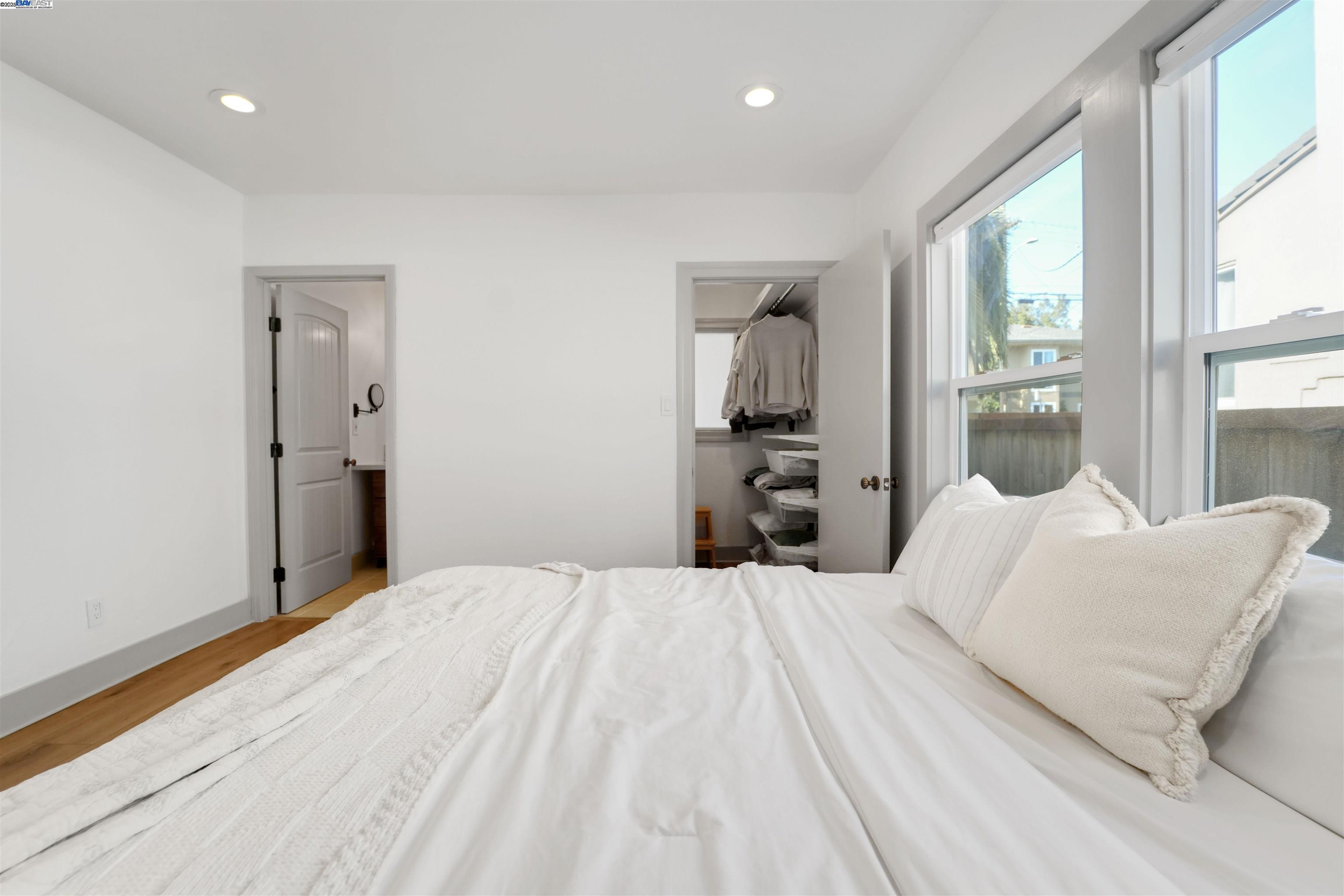 Detail Gallery Image 43 of 60 For 2700 26th Ave, Oakland,  CA 94601 - 2 Beds | 2 Baths