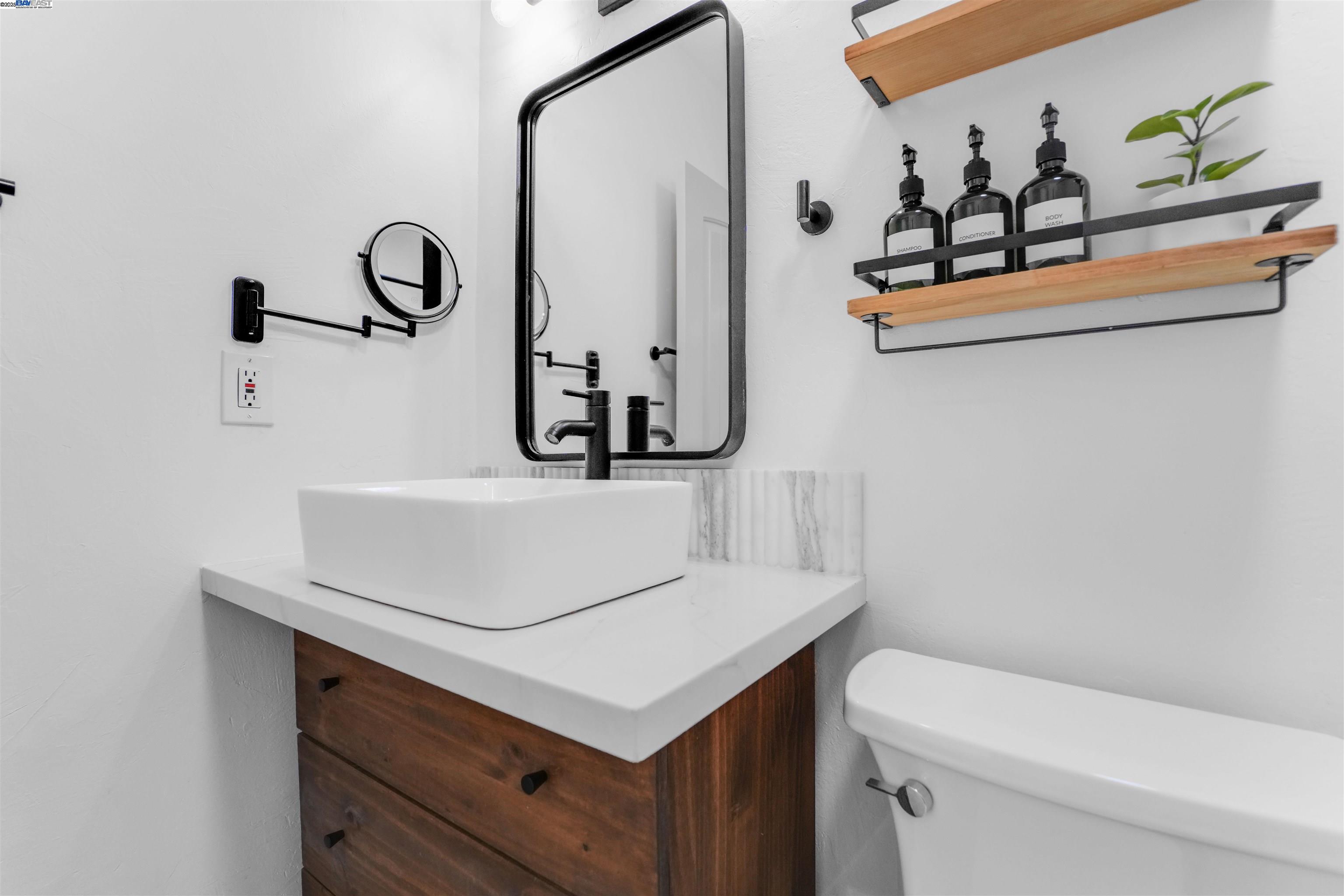 Detail Gallery Image 44 of 60 For 2700 26th Ave, Oakland,  CA 94601 - 2 Beds | 2 Baths