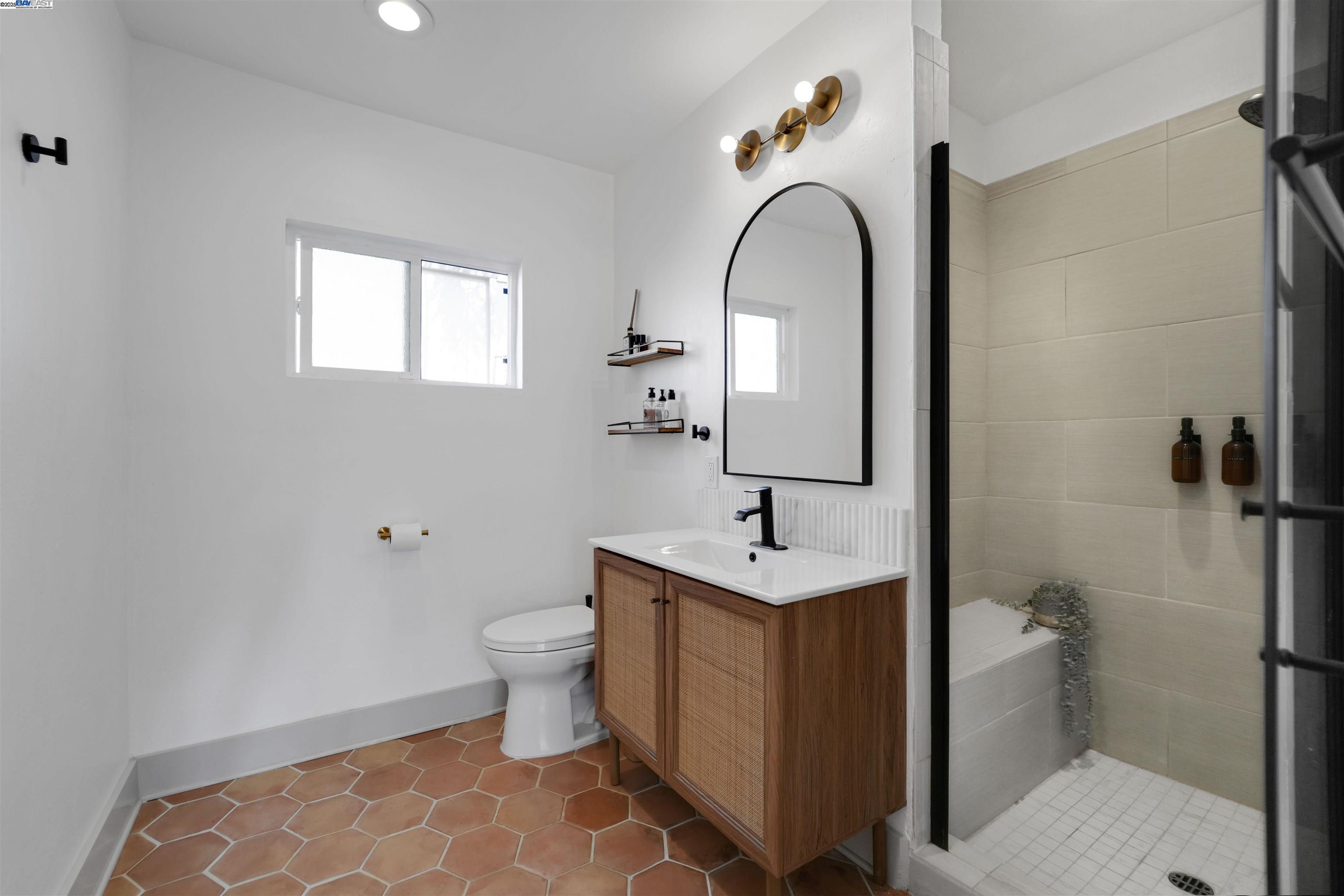 Detail Gallery Image 53 of 60 For 2700 26th Ave, Oakland,  CA 94601 - 2 Beds | 2 Baths