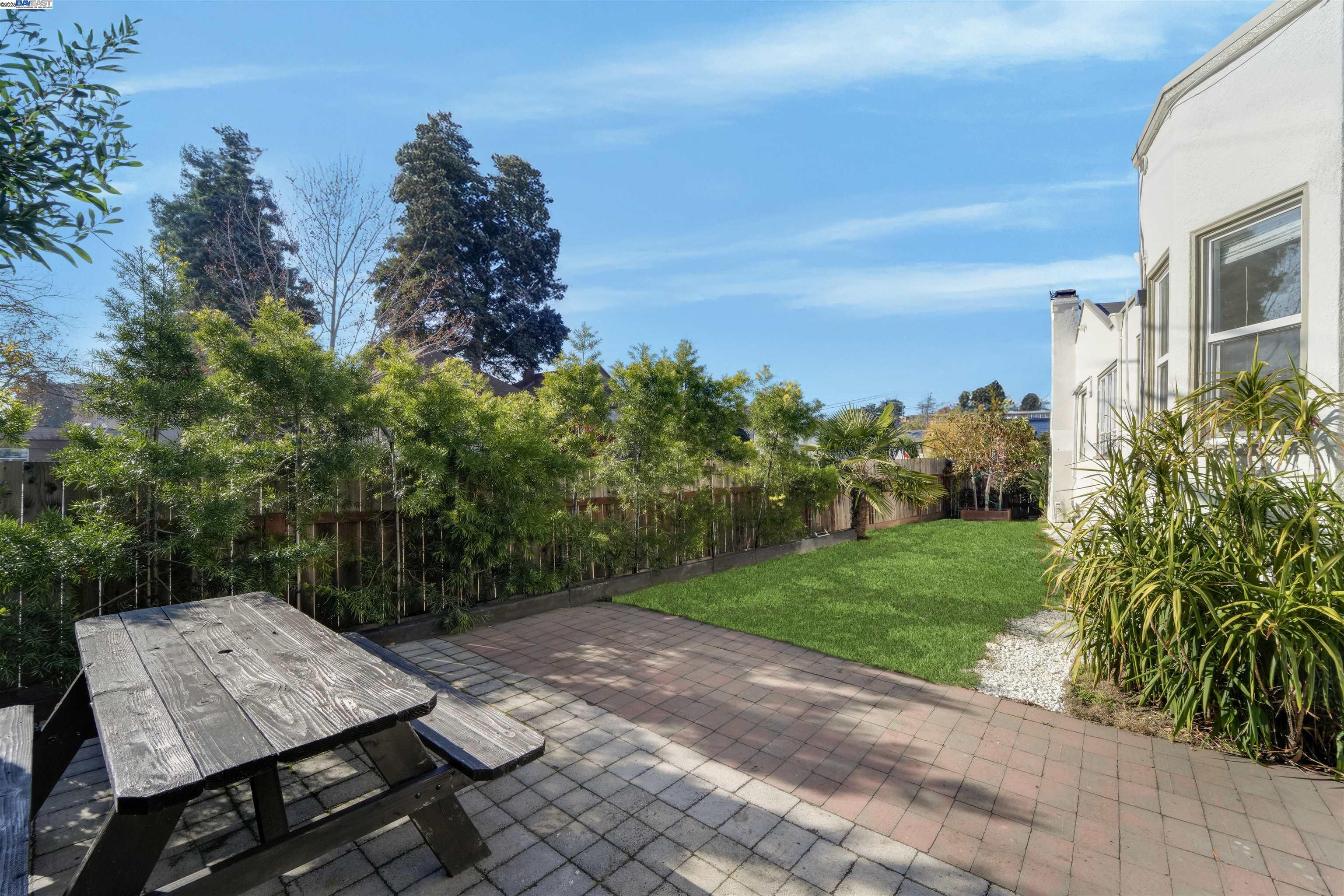 Detail Gallery Image 59 of 60 For 2700 26th Ave, Oakland,  CA 94601 - 2 Beds | 2 Baths