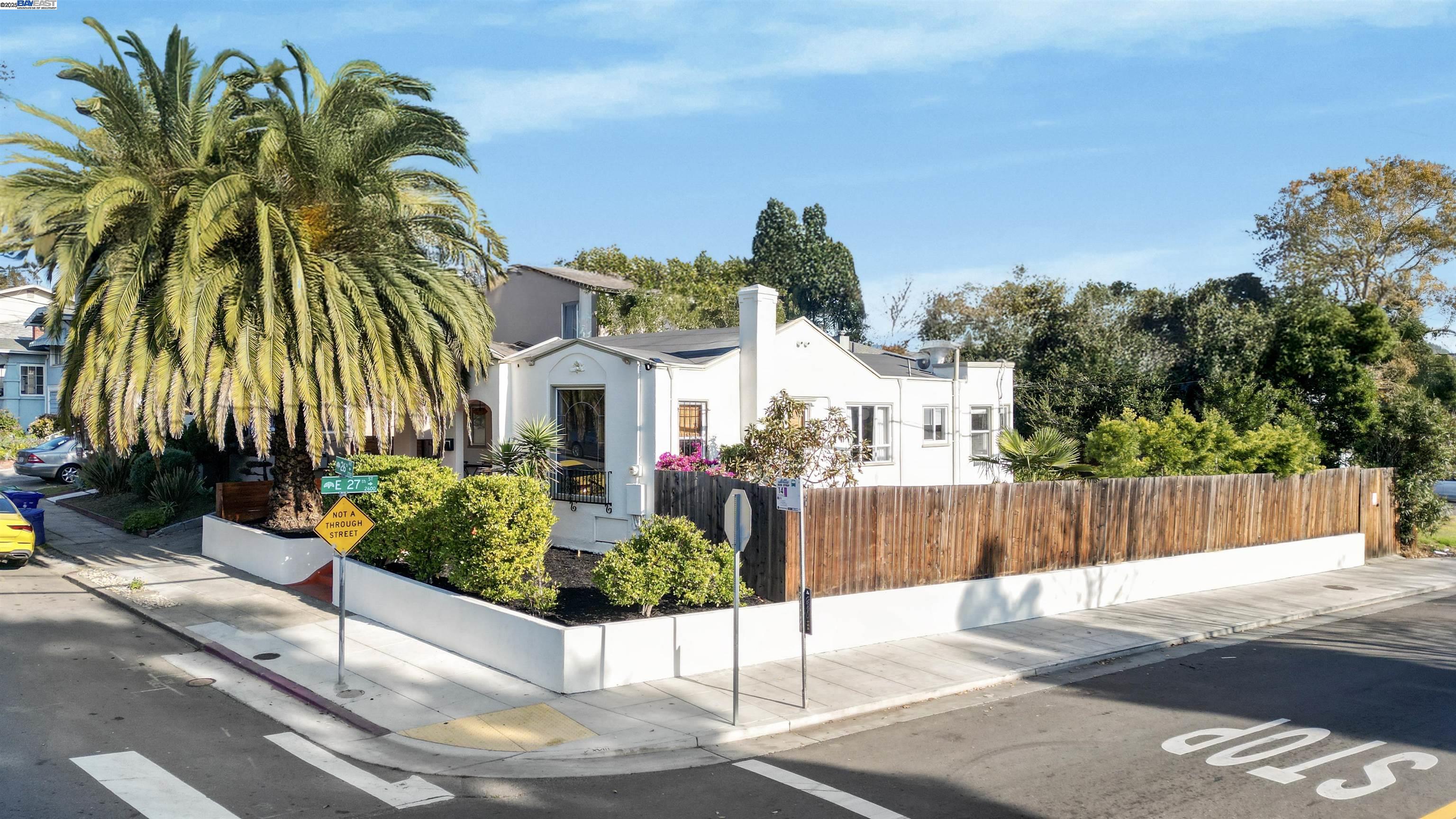 Detail Gallery Image 8 of 60 For 2700 26th Ave, Oakland,  CA 94601 - 2 Beds | 2 Baths