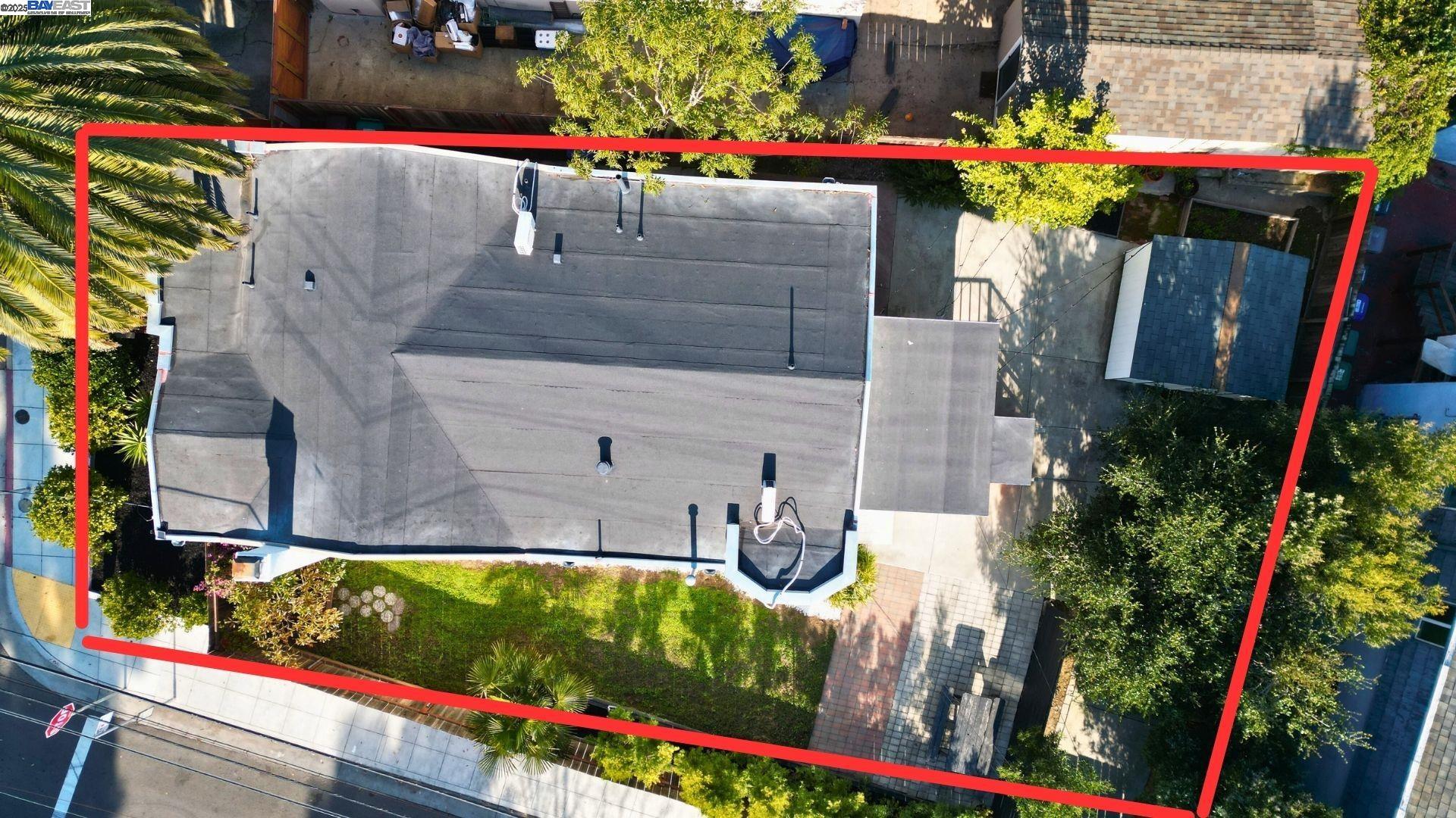 Detail Gallery Image 10 of 60 For 2700 26th Ave, Oakland,  CA 94601 - 2 Beds | 2 Baths