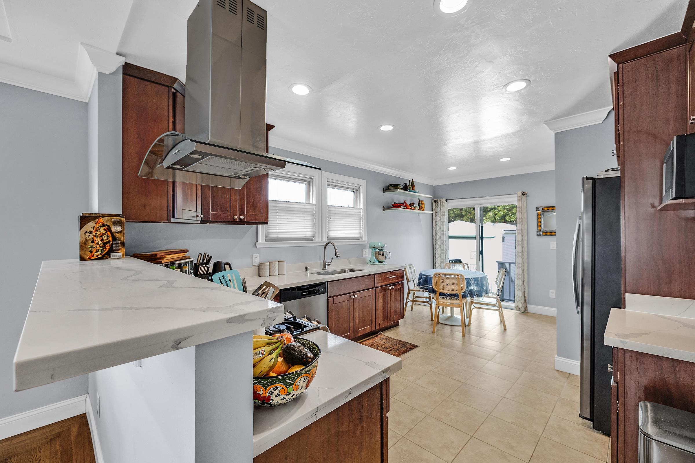 Detail Gallery Image 12 of 33 For 2927 Seminary Ave, Oakland,  CA 94605 - 2 Beds | 1 Baths