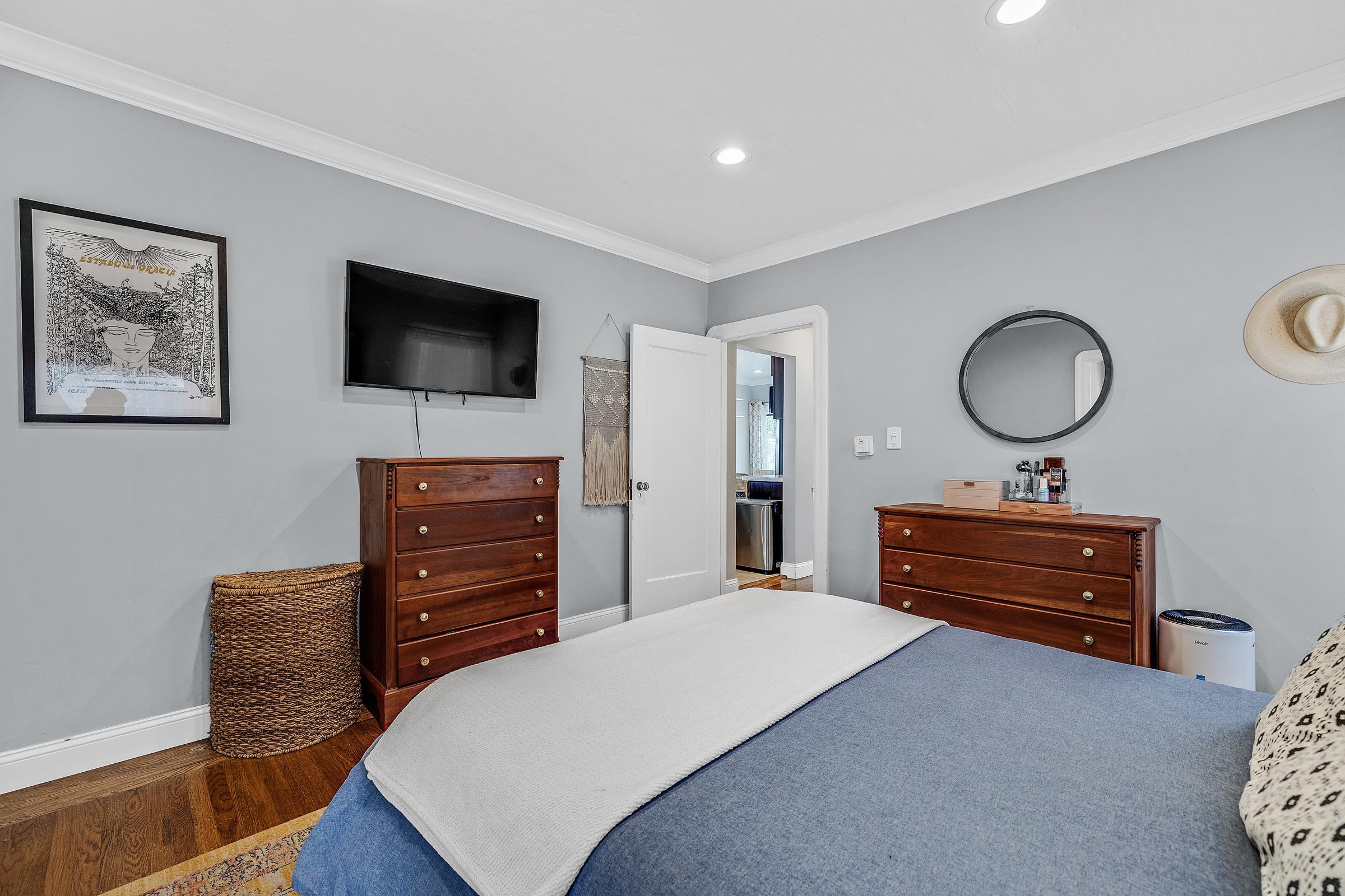 Detail Gallery Image 20 of 33 For 2927 Seminary Ave, Oakland,  CA 94605 - 2 Beds | 1 Baths