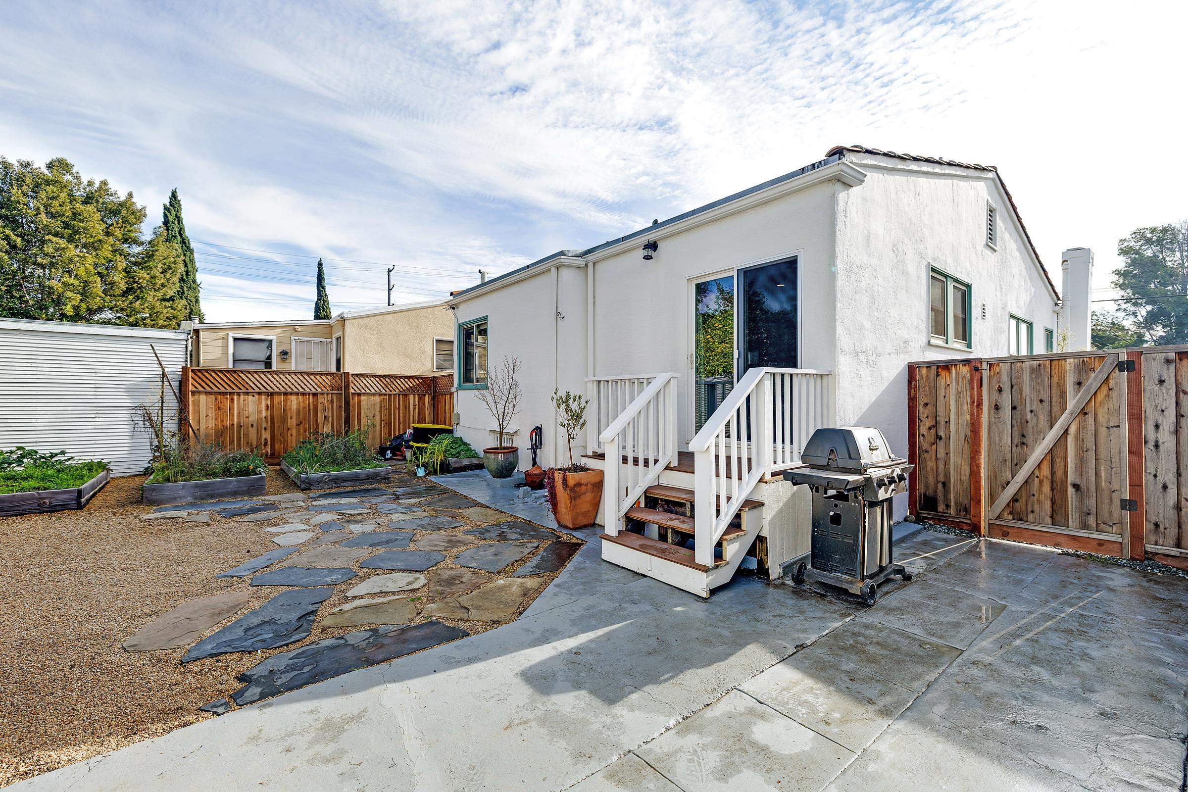 Detail Gallery Image 26 of 33 For 2927 Seminary Ave, Oakland,  CA 94605 - 2 Beds | 1 Baths