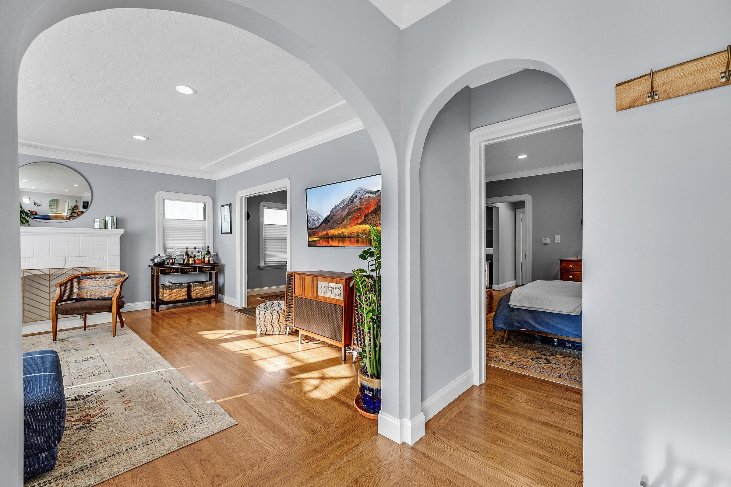 Detail Gallery Image 9 of 33 For 2927 Seminary Ave, Oakland,  CA 94605 - 2 Beds | 1 Baths