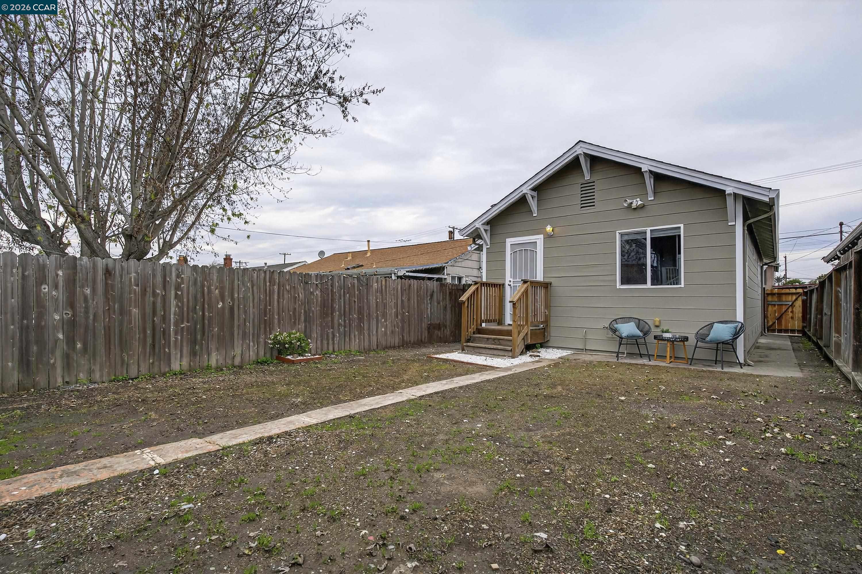 Detail Gallery Image 33 of 41 For 2366 Gaynor Ave, Richmond,  CA 94804 - 2 Beds | 1 Baths