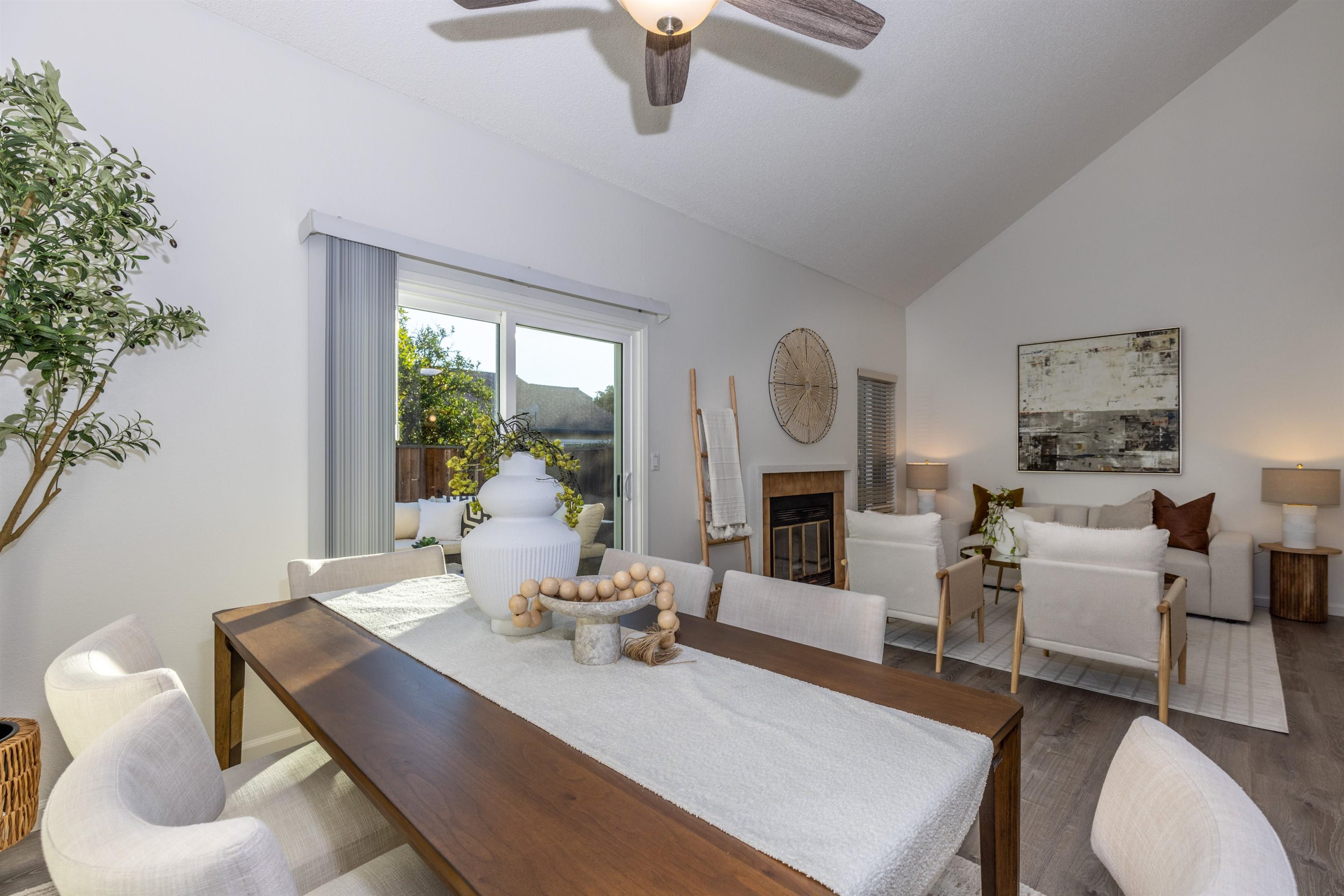 Detail Gallery Image 14 of 41 For 5457 Treeflower Dr, Livermore,  CA 94551 - 2 Beds | 2/1 Baths