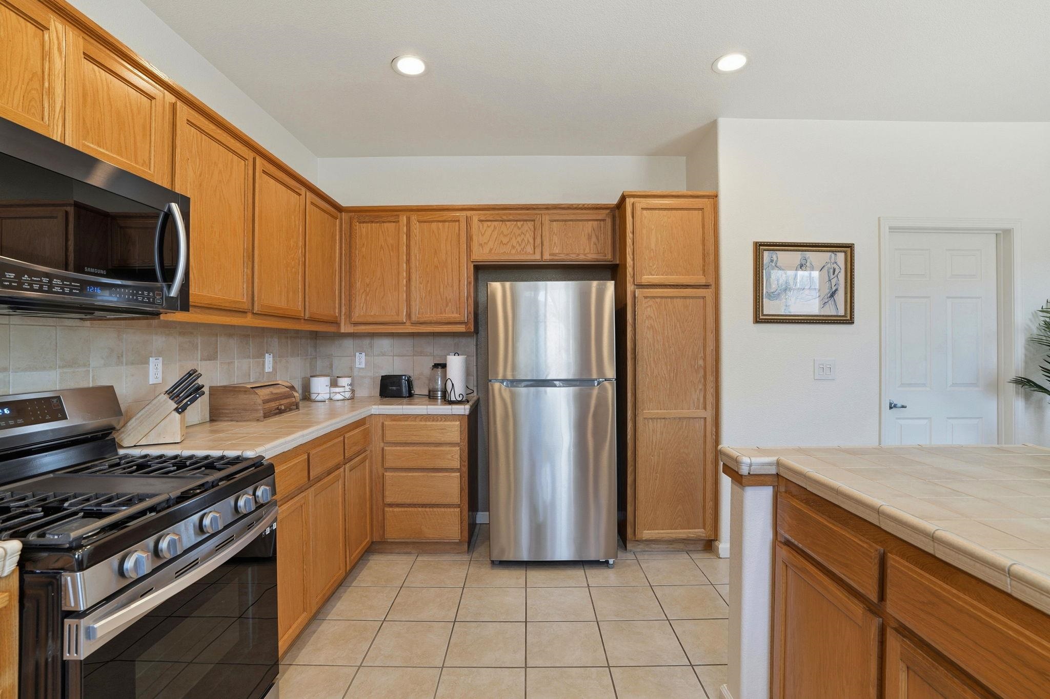 Detail Gallery Image 19 of 57 For 4597 Bonsai Ave, Tracy,  CA 95377 - 4 Beds | 2/1 Baths