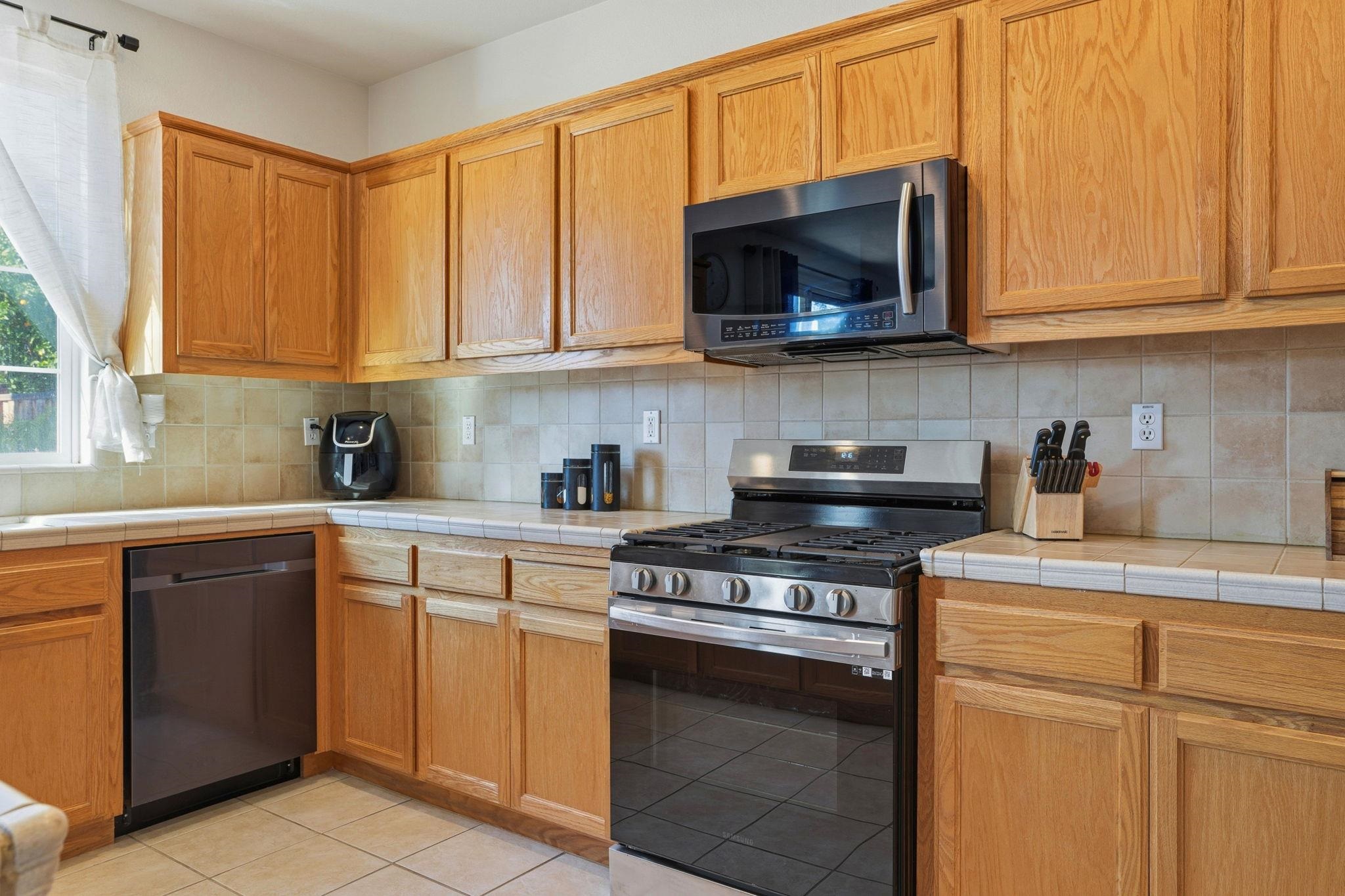 Detail Gallery Image 20 of 57 For 4597 Bonsai Ave, Tracy,  CA 95377 - 4 Beds | 2/1 Baths