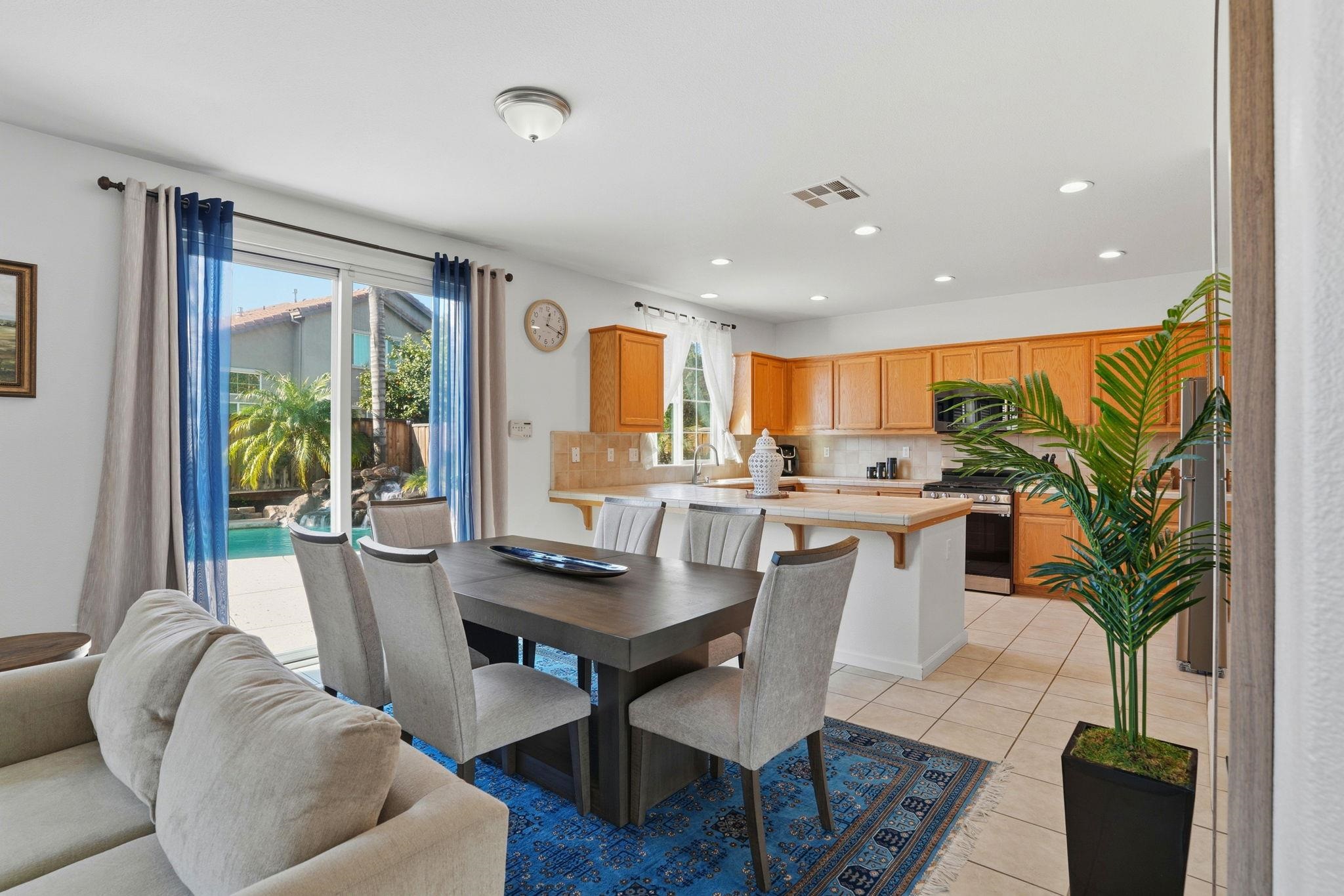 Detail Gallery Image 22 of 57 For 4597 Bonsai Ave, Tracy,  CA 95377 - 4 Beds | 2/1 Baths