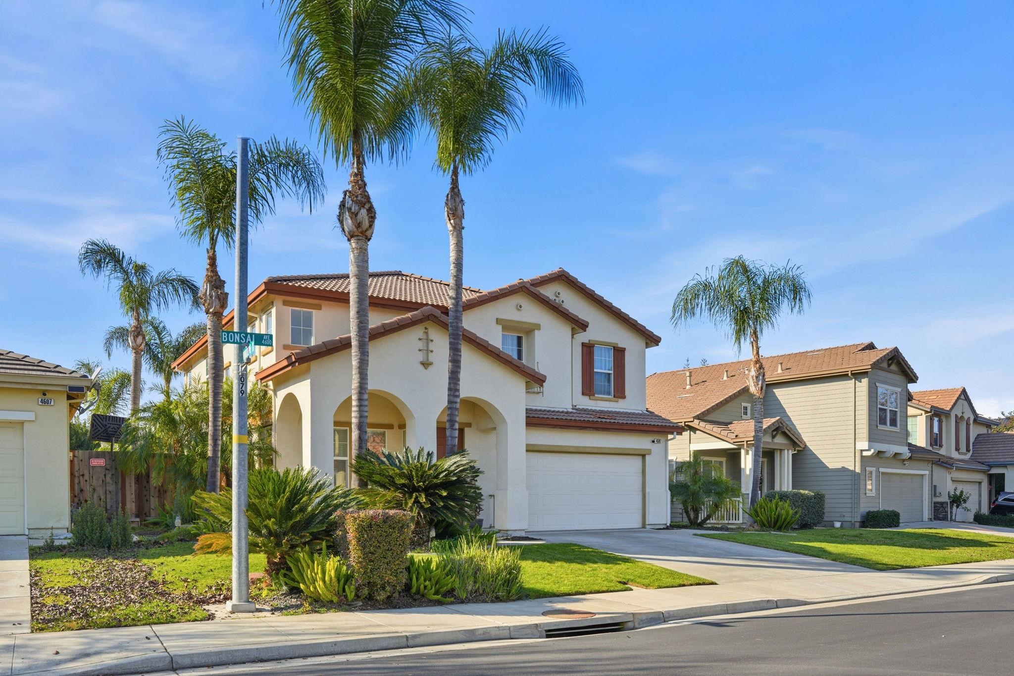 Detail Gallery Image 4 of 57 For 4597 Bonsai Ave, Tracy,  CA 95377 - 4 Beds | 2/1 Baths