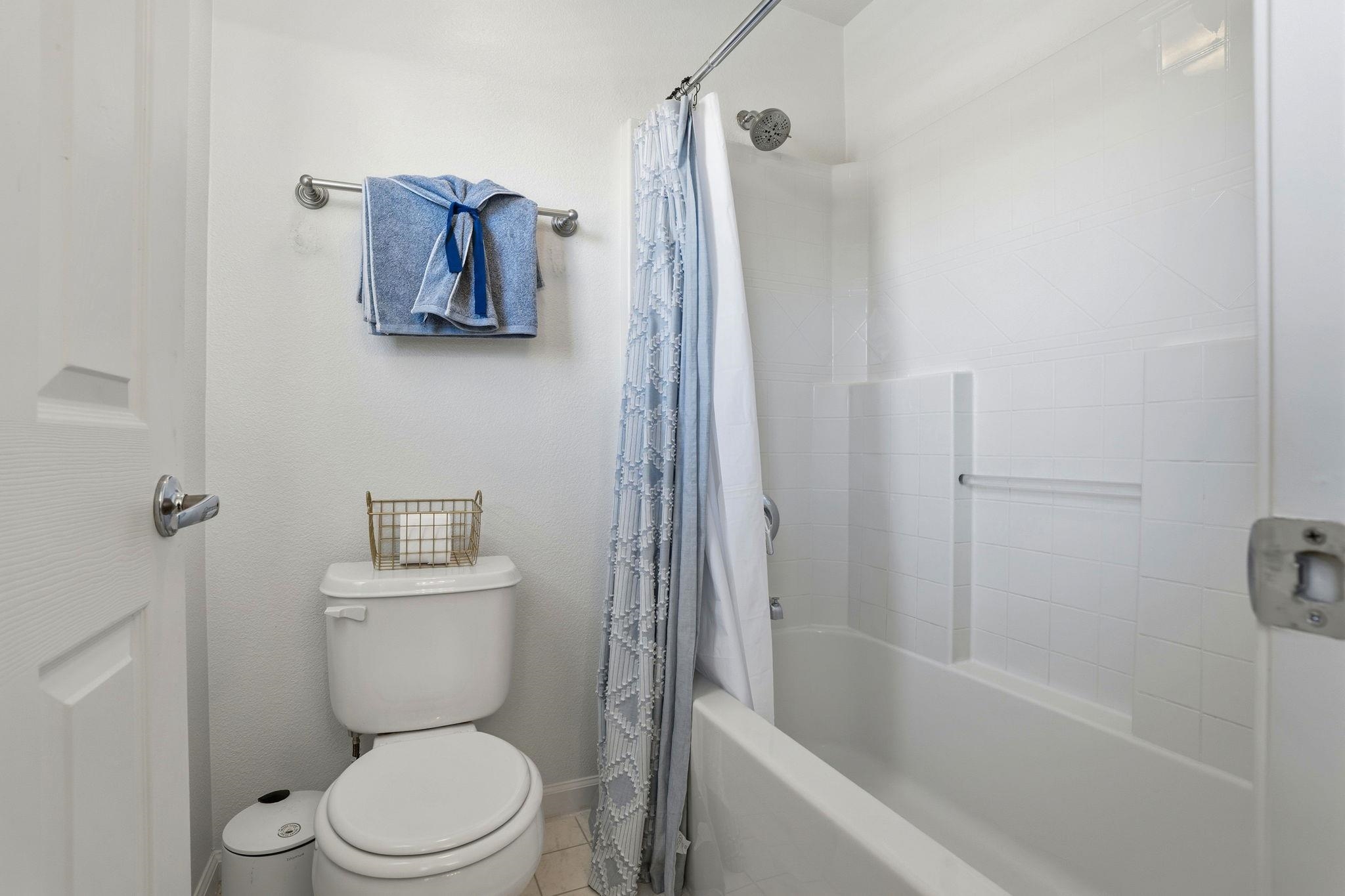 Detail Gallery Image 38 of 57 For 4597 Bonsai Ave, Tracy,  CA 95377 - 4 Beds | 2/1 Baths