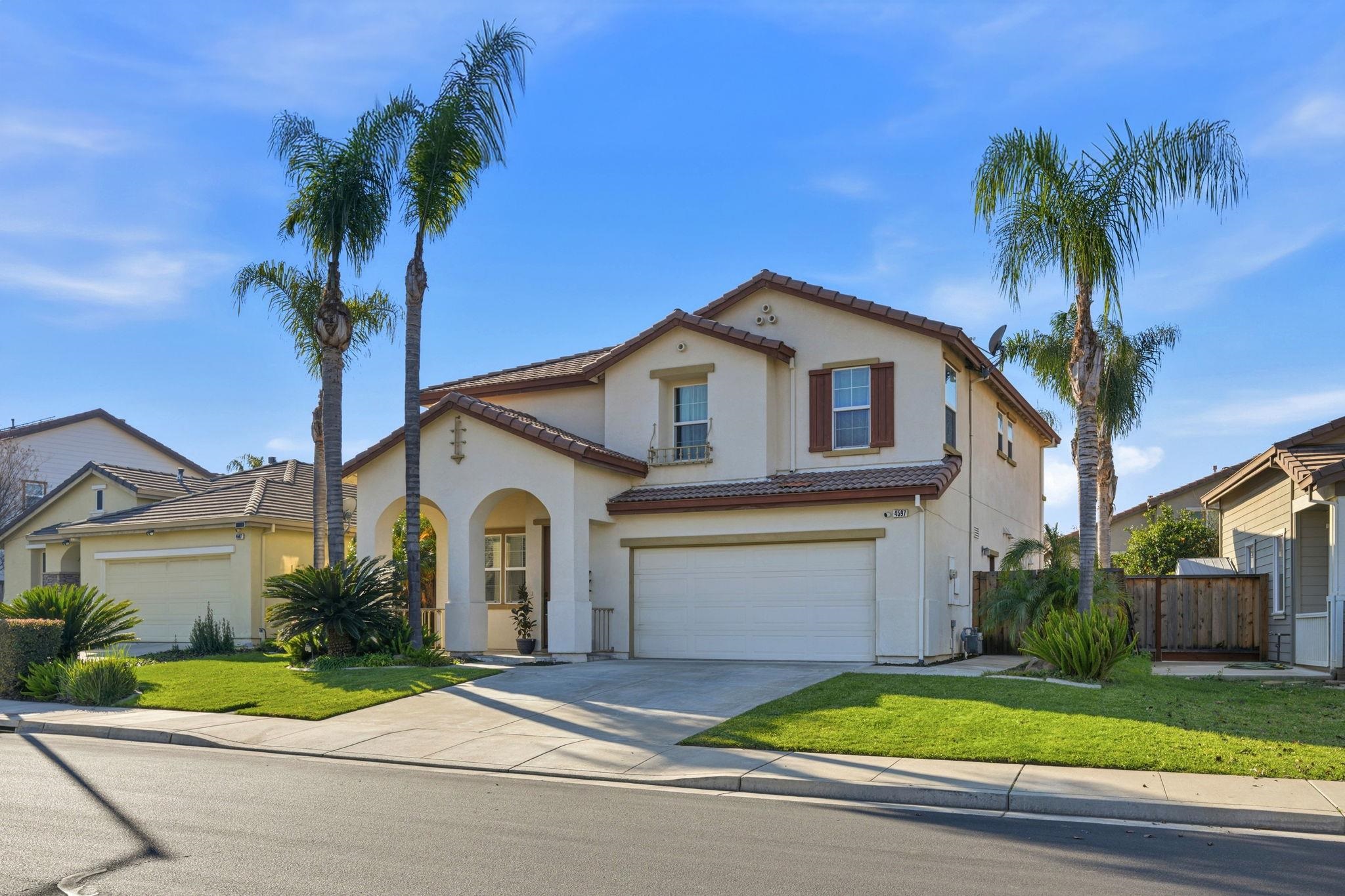 Detail Gallery Image 5 of 57 For 4597 Bonsai Ave, Tracy,  CA 95377 - 4 Beds | 2/1 Baths