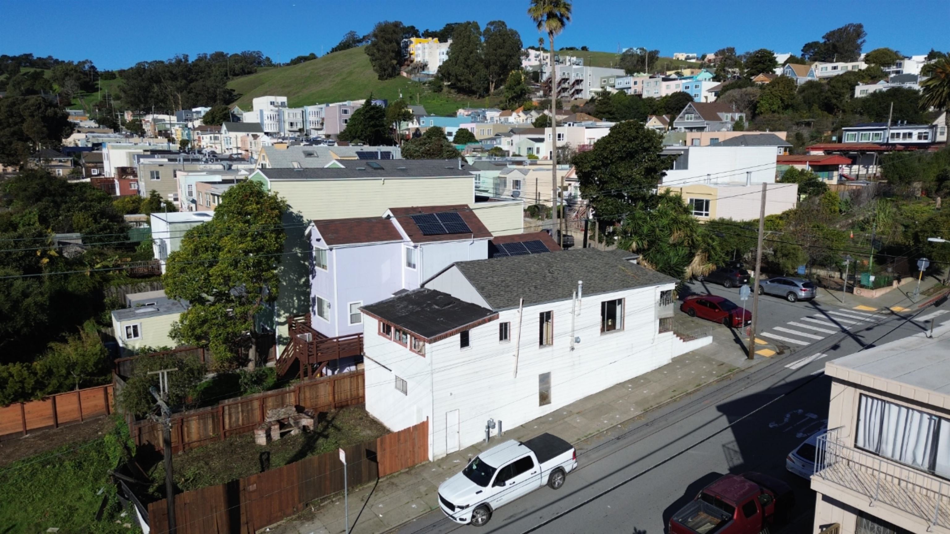 Detail Gallery Image 4 of 23 For 501 Campbell Ave, San Francisco,  CA 94134 - 3 Beds | 1 Baths