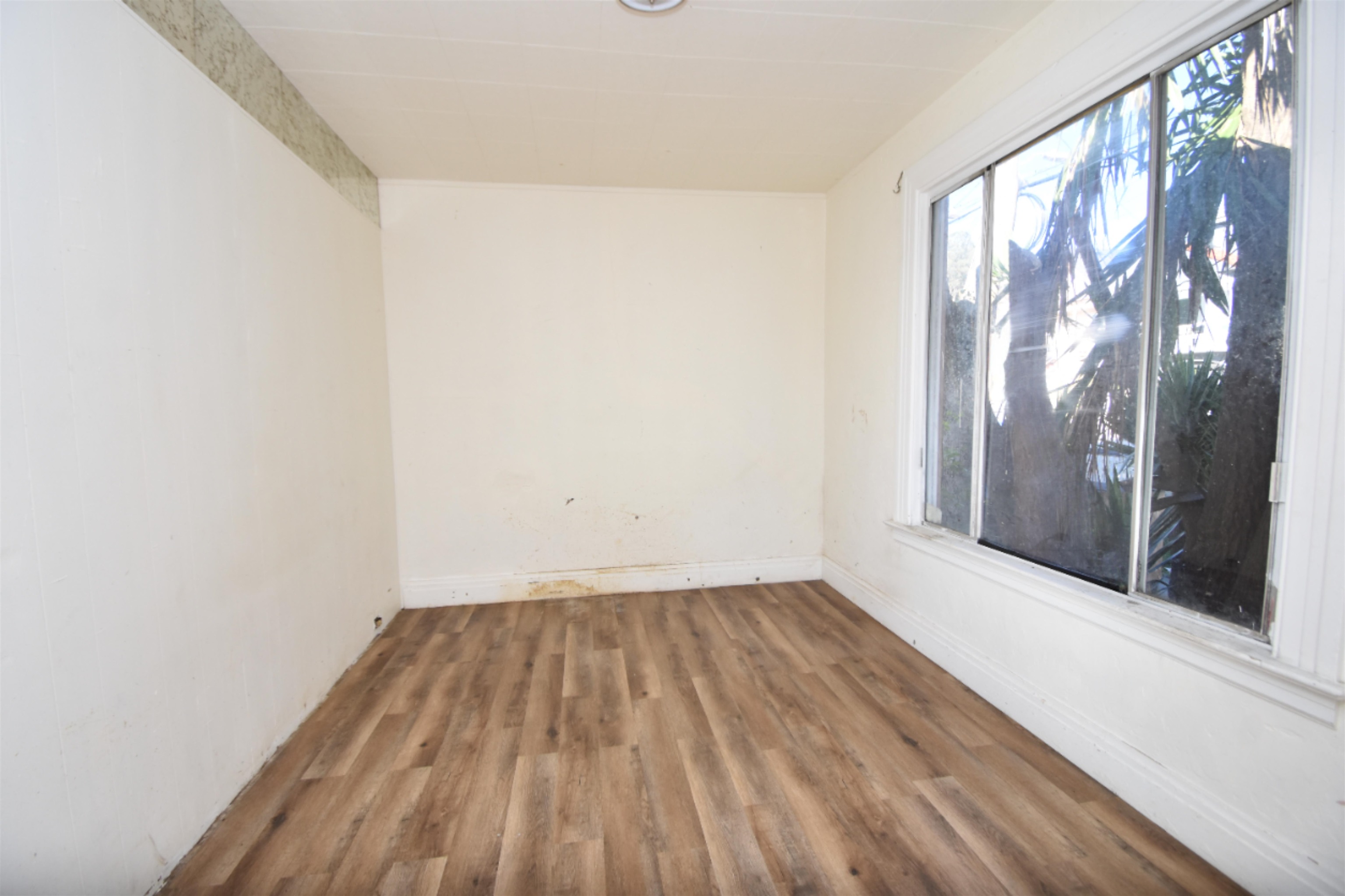 Detail Gallery Image 7 of 23 For 501 Campbell Ave, San Francisco,  CA 94134 - 3 Beds | 1 Baths